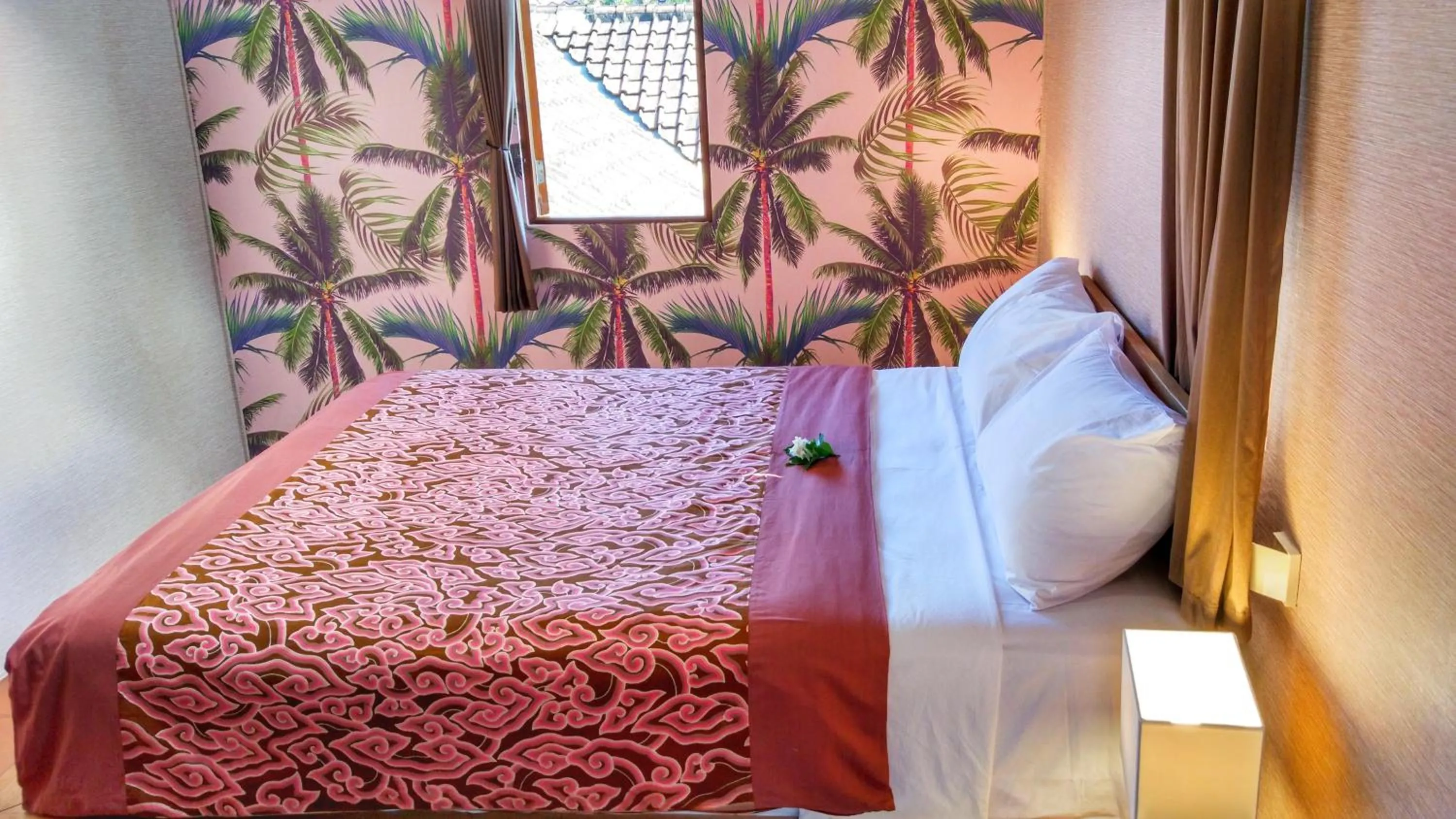Bed in Petit Tree