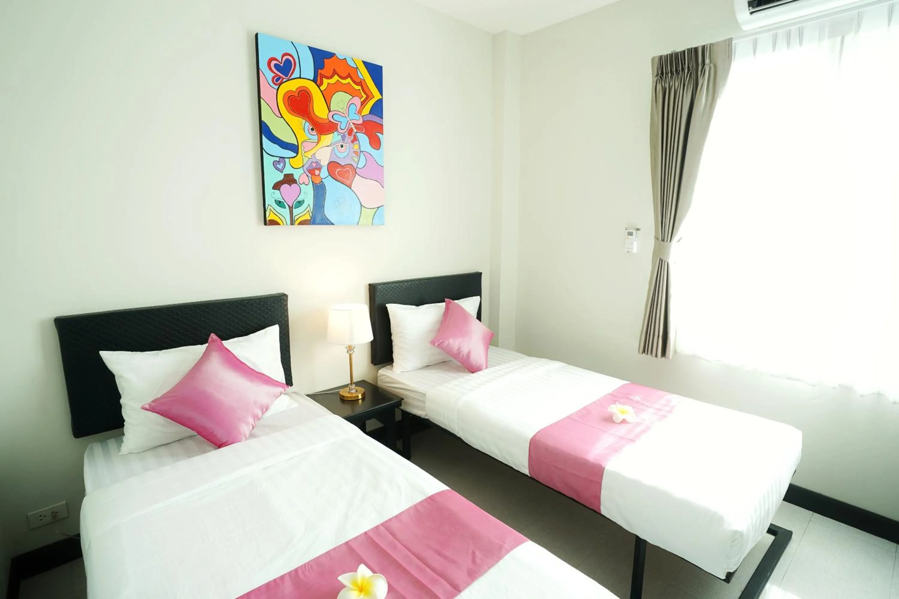 Photo of the whole room, Bed in Sabai Place Donmueang Airport