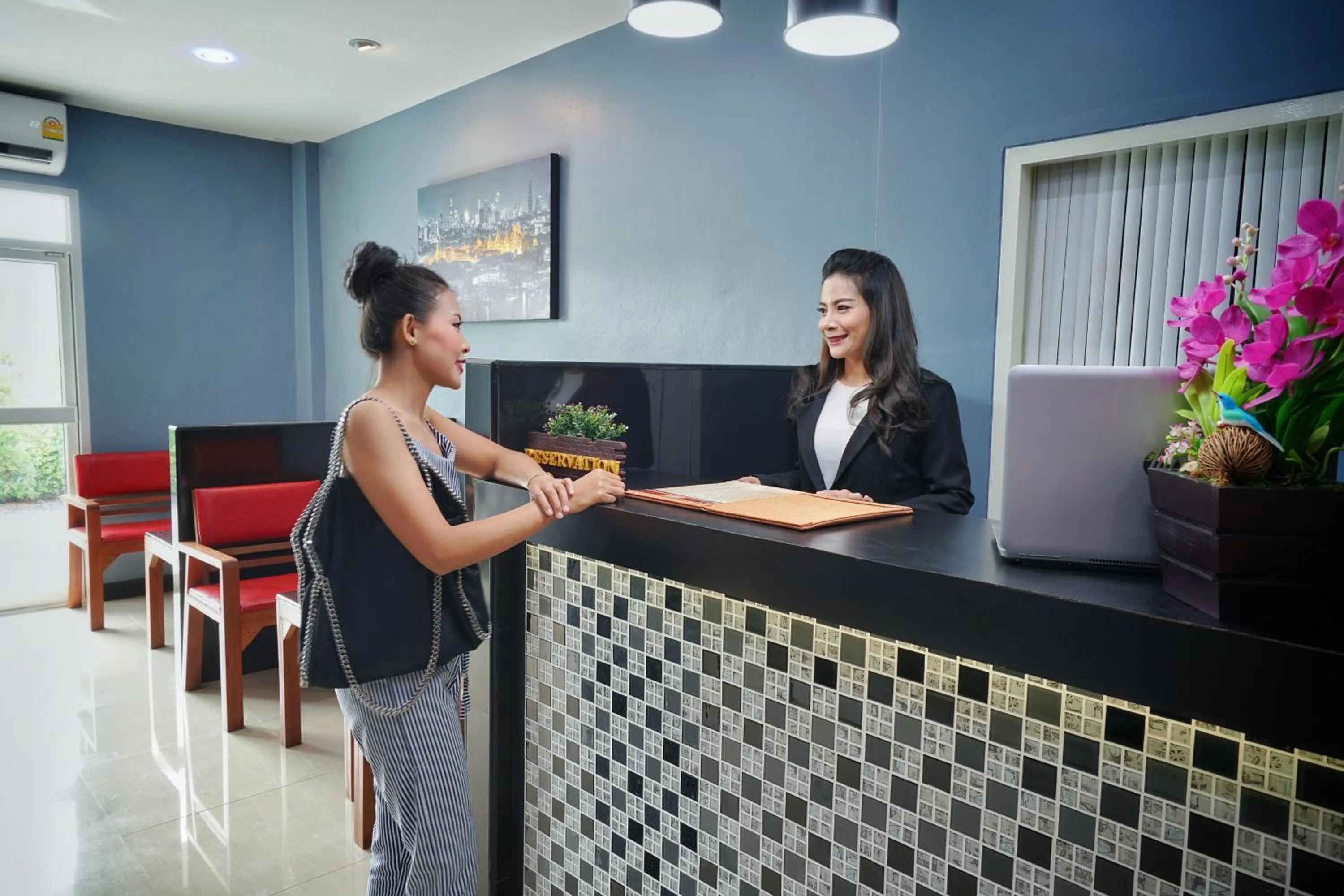 Lobby or reception in Sabai Place Donmueang Airport