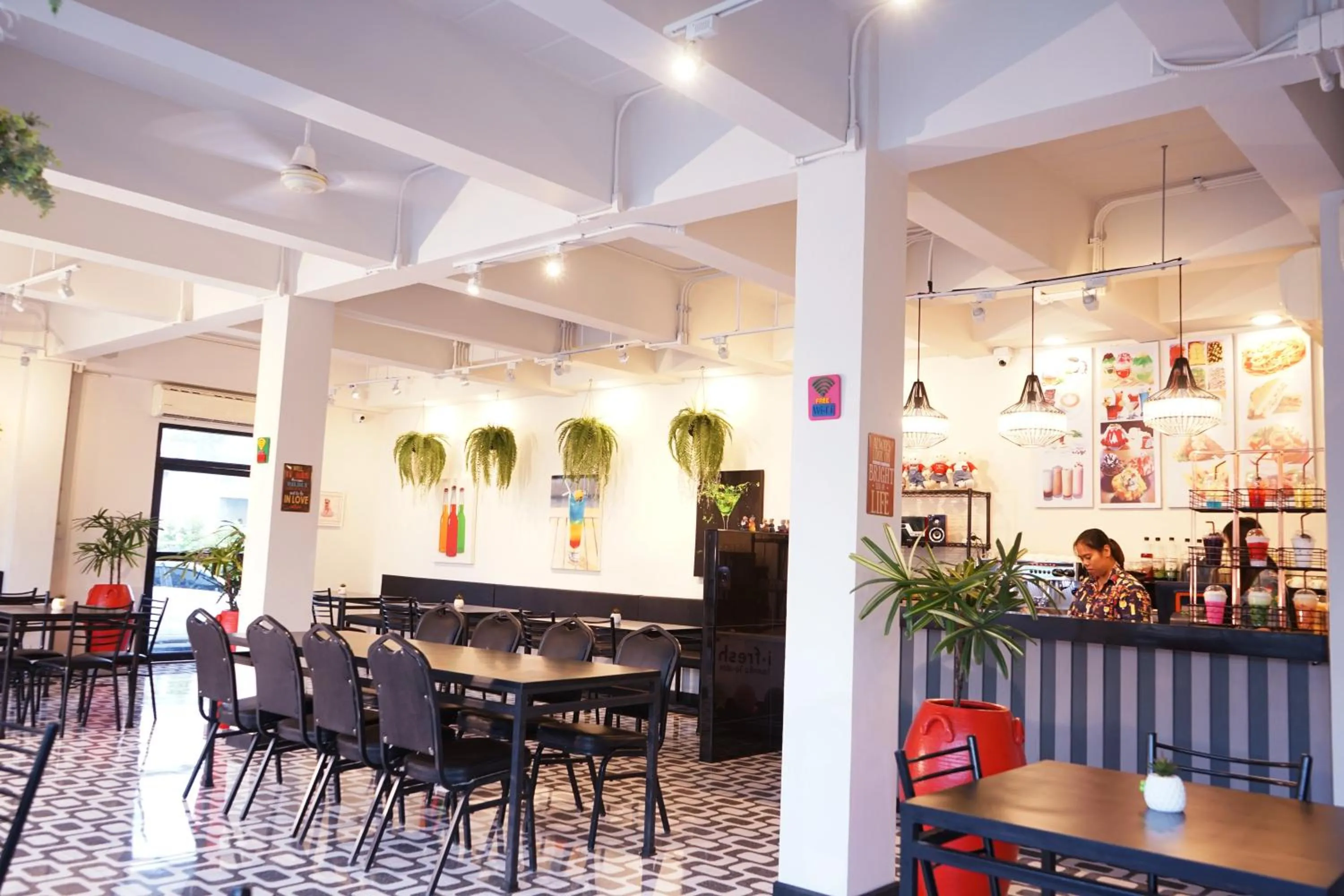 Restaurant/places to eat in Sabai Place Donmueang Airport