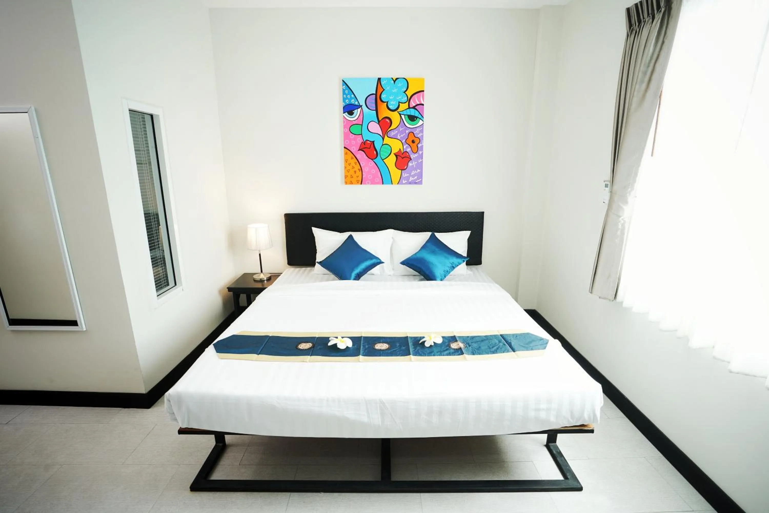 Photo of the whole room, Bed in Sabai Place Donmueang Airport