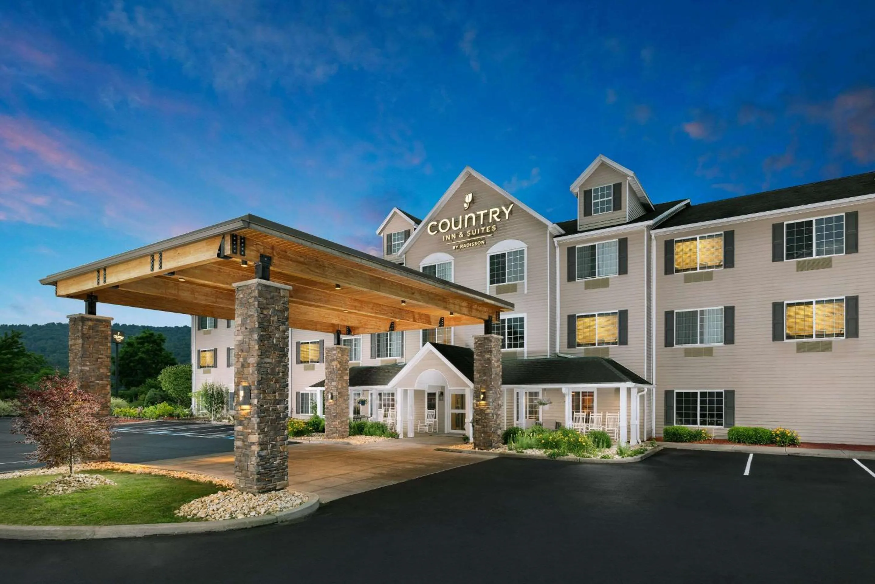 Property building in Country Inn & Suites by Radisson, Big Flats (Elmira), NY