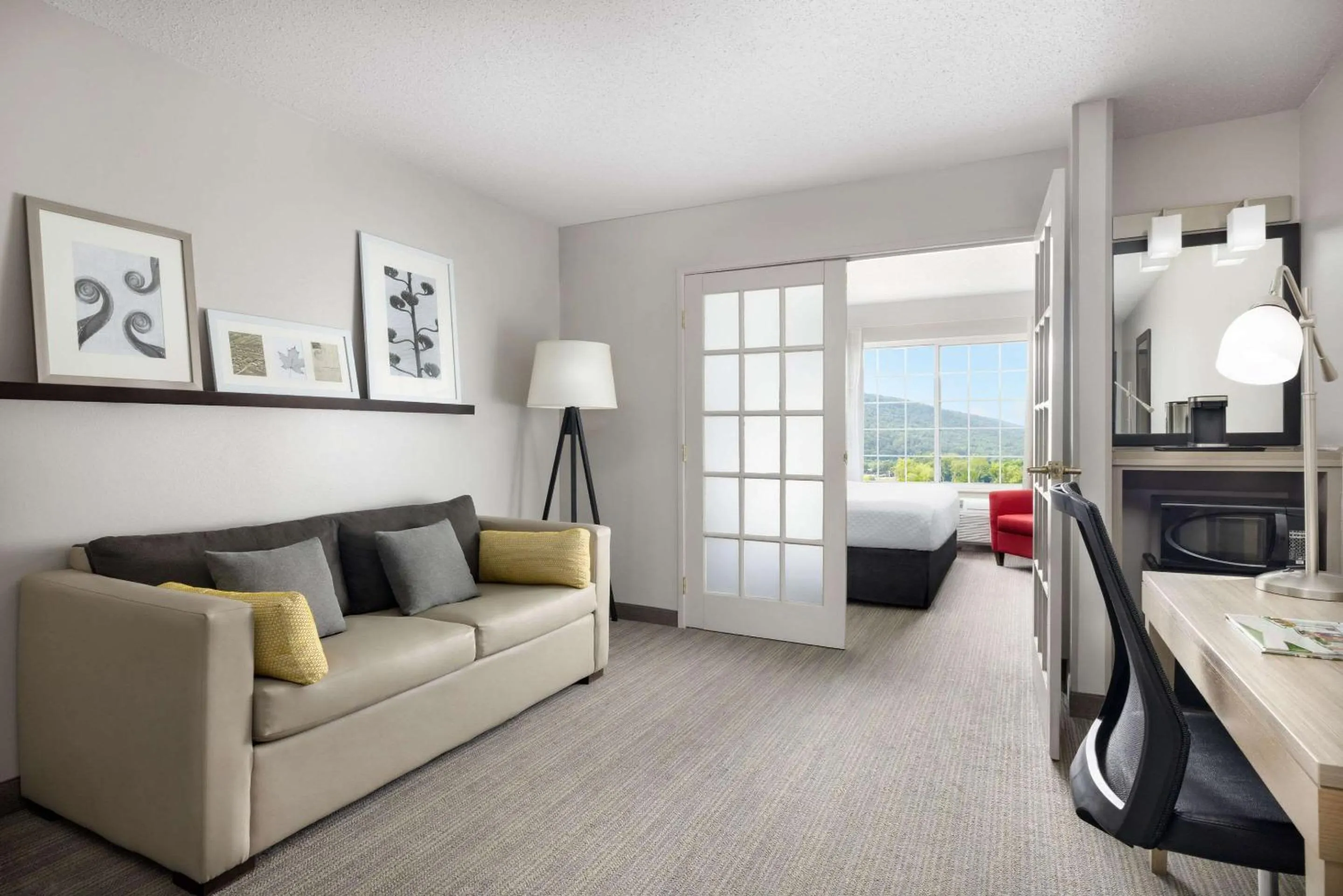 Bedroom in Country Inn & Suites by Radisson, Big Flats (Elmira), NY