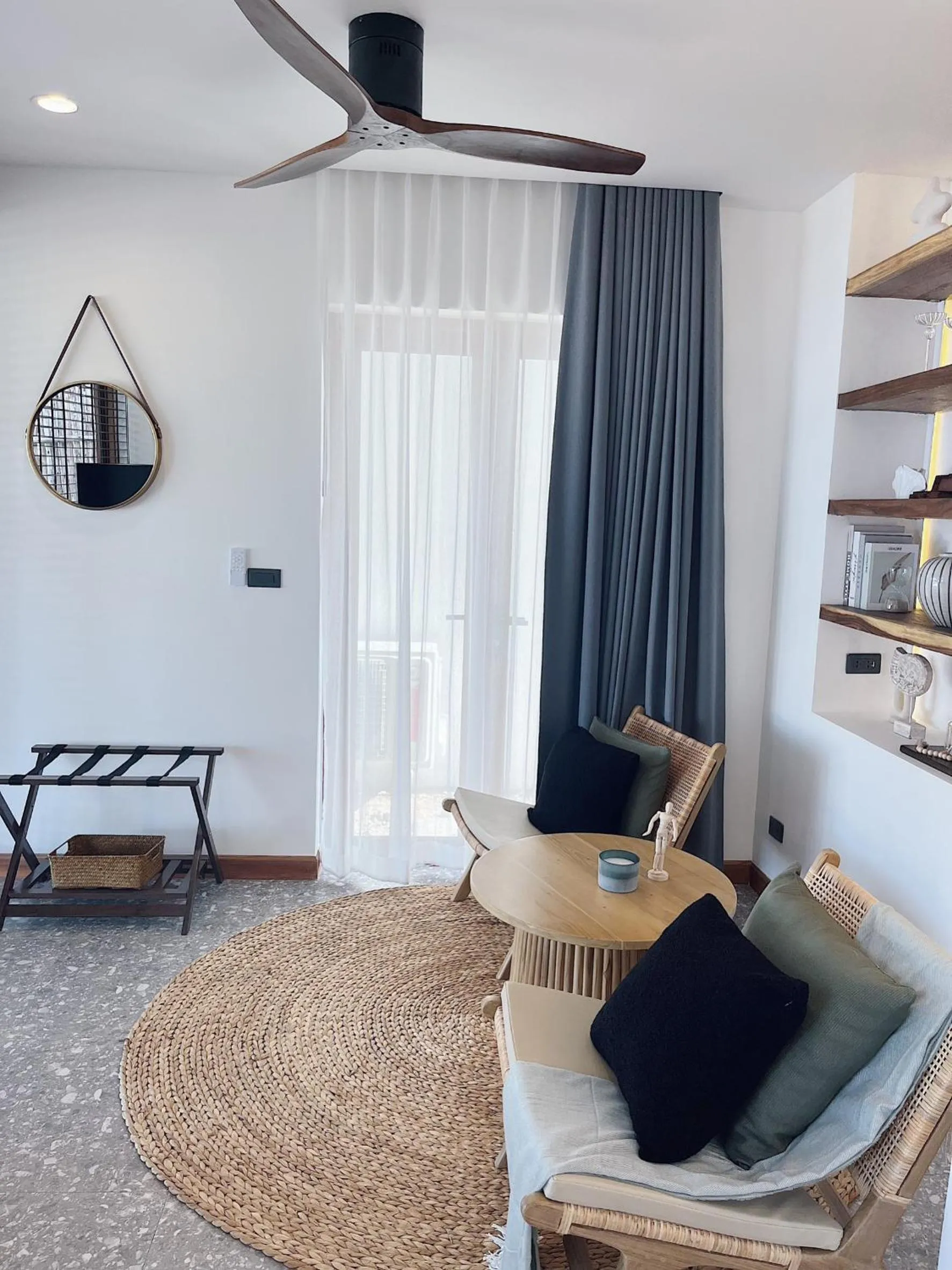 Seating area in Rimtalay Resort Koh Larn