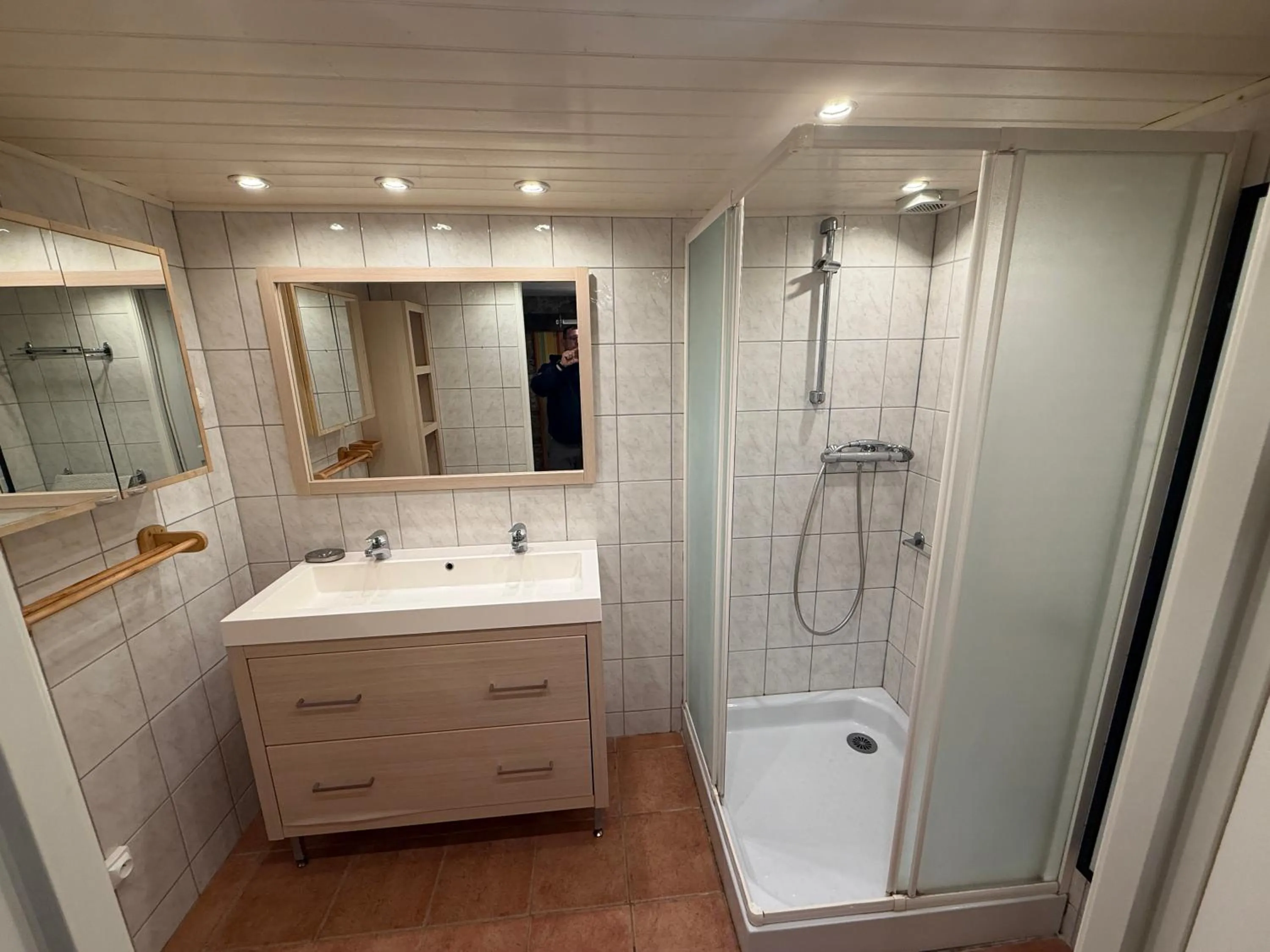 Shower in GITE LA FREYDIERE