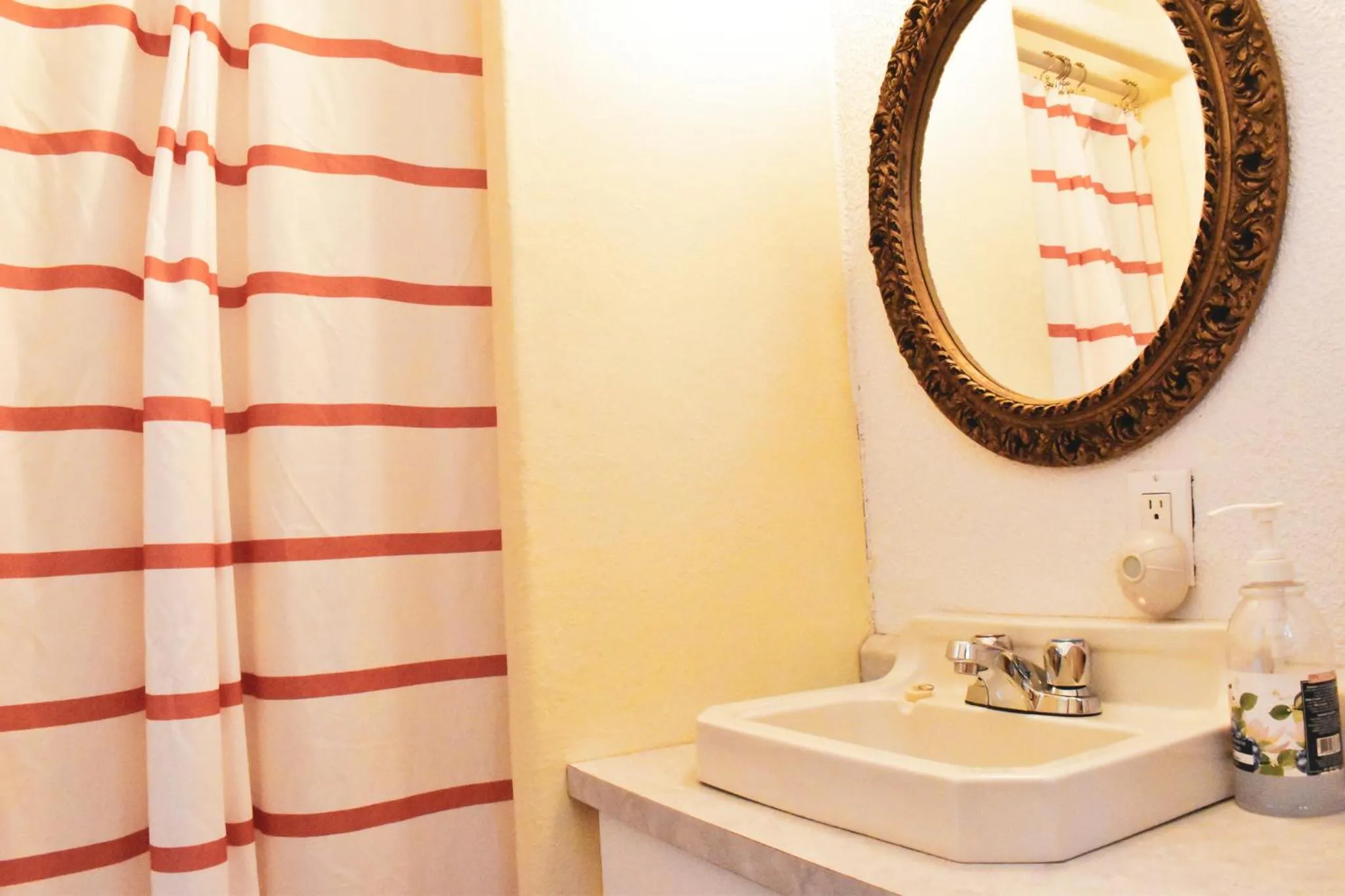 Complexe d'hébergement la Maison touristique Dugas