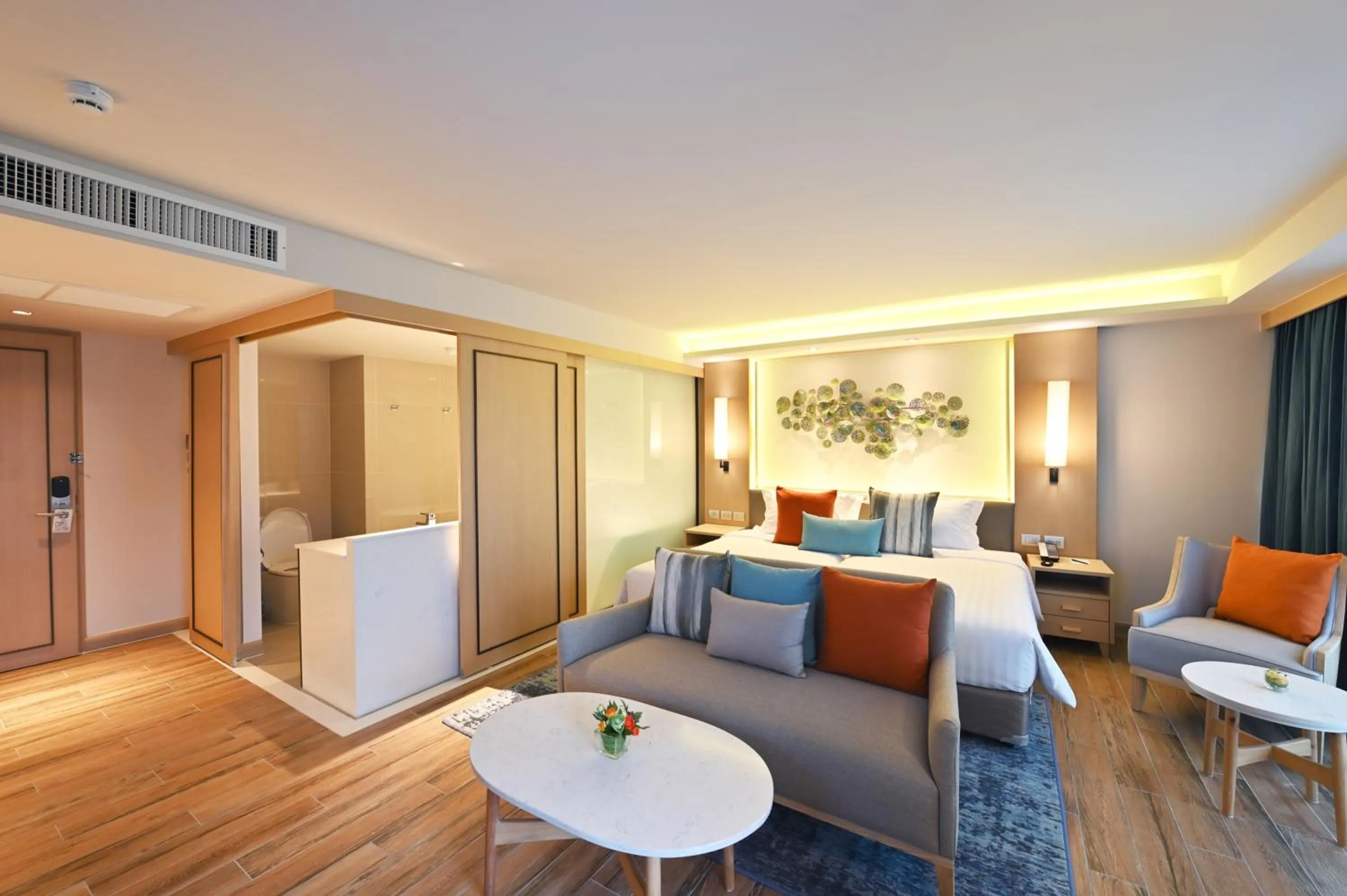 Bed in M Pattaya Hotel - SHA Extra Plus