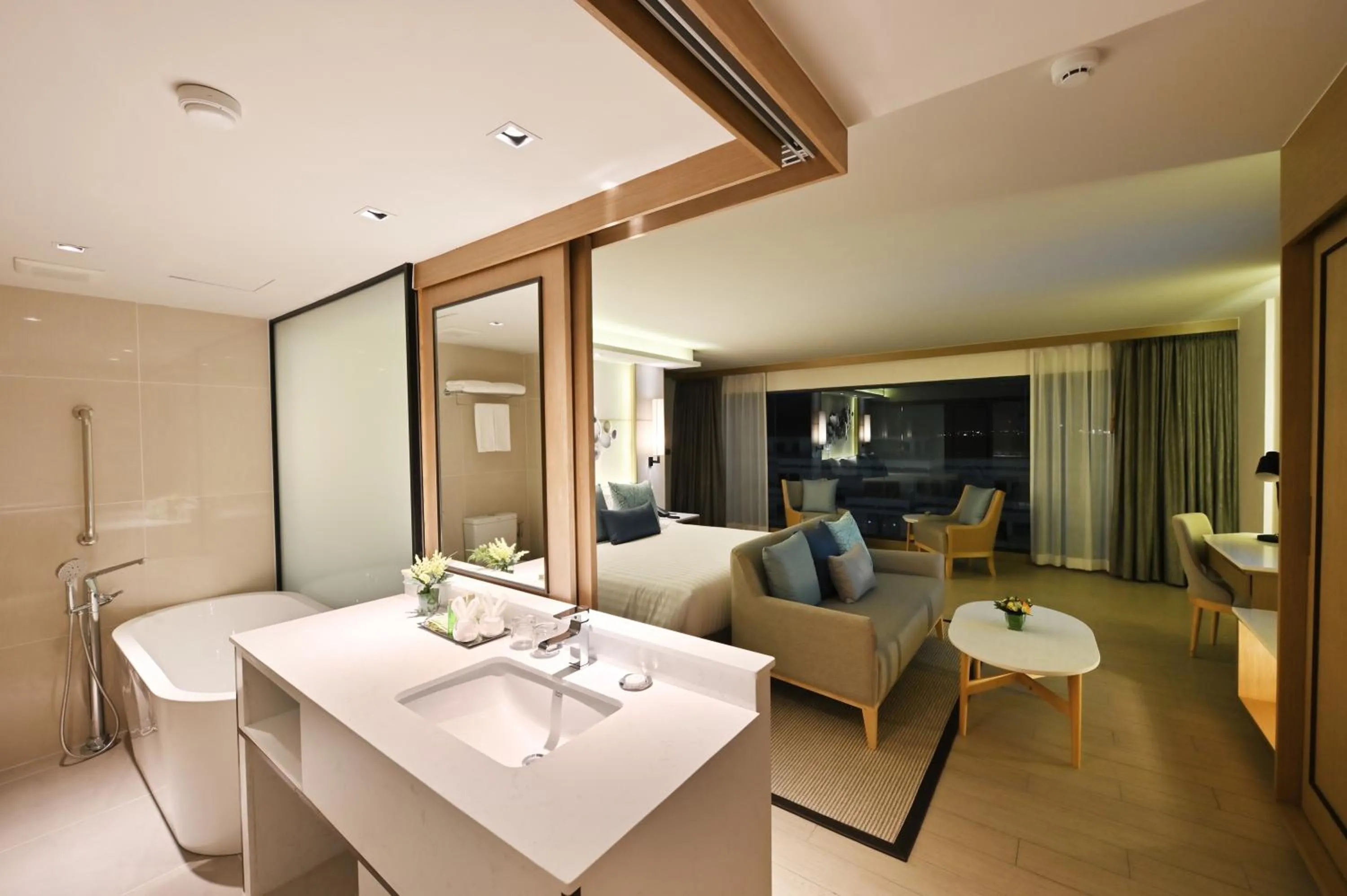 Area and facilities, Bed in M Pattaya Hotel - SHA Extra Plus