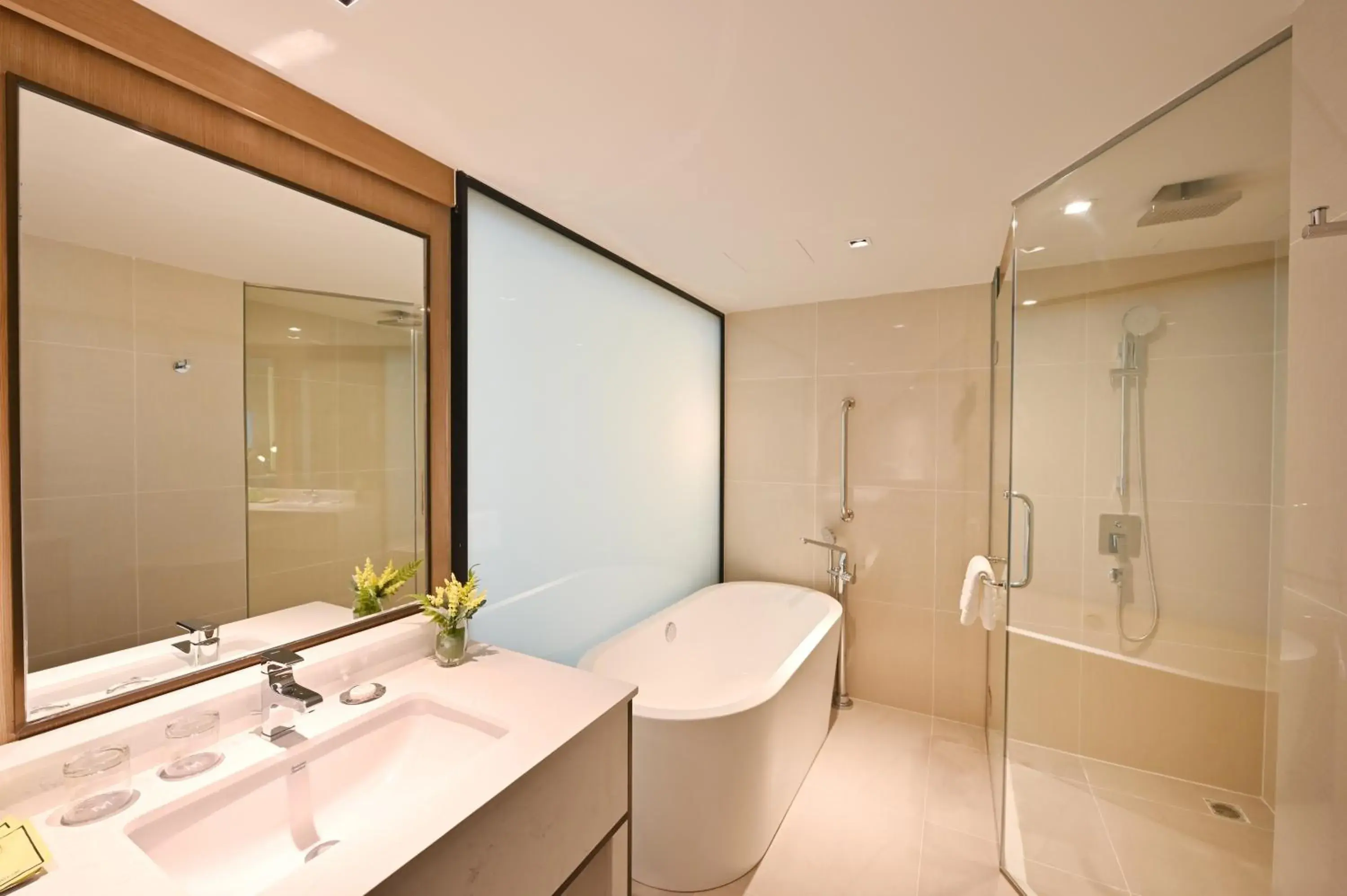 Bathroom in M Pattaya Hotel - SHA Extra Plus Bathroom in M Pattaya Hotel - SHA Extra Plus