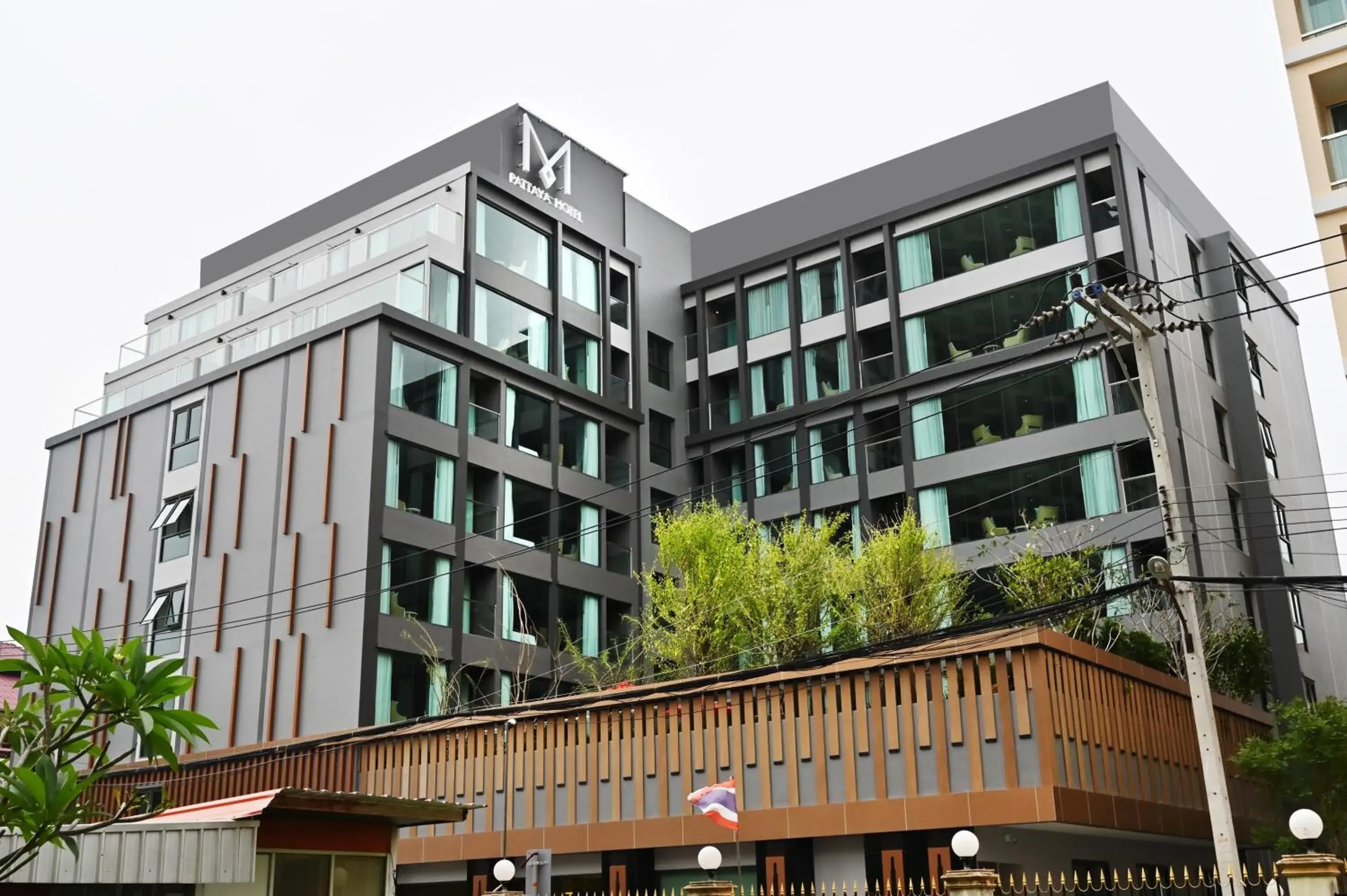 Facade/entrance in M Pattaya Hotel - SHA Extra Plus Facade/entrance in M Pattaya Hotel - SHA Extra Plus