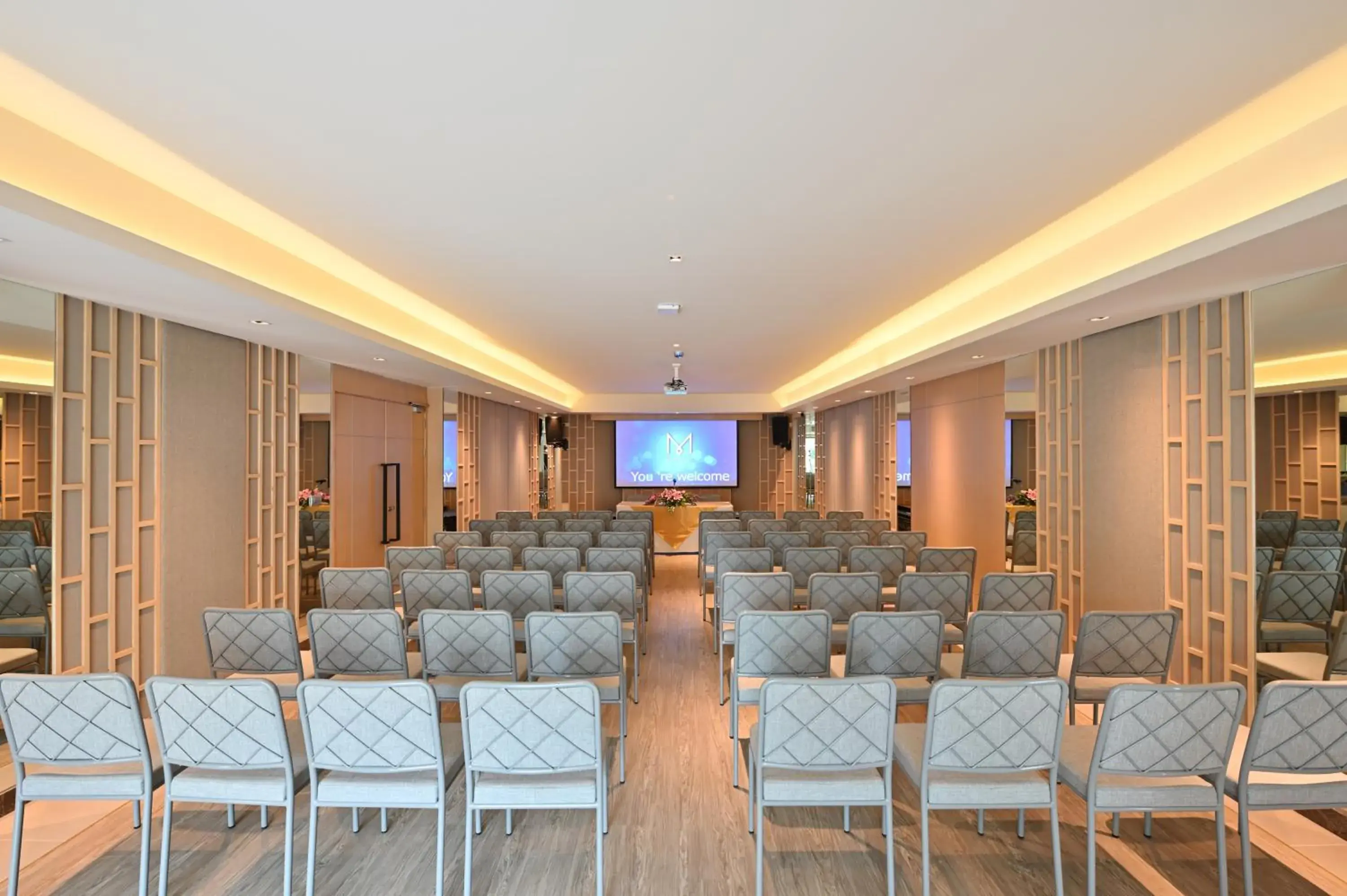 Meeting/conference room in M Pattaya Hotel - SHA Extra Plus Meeting/conference room in M Pattaya Hotel - SHA Extra Plus