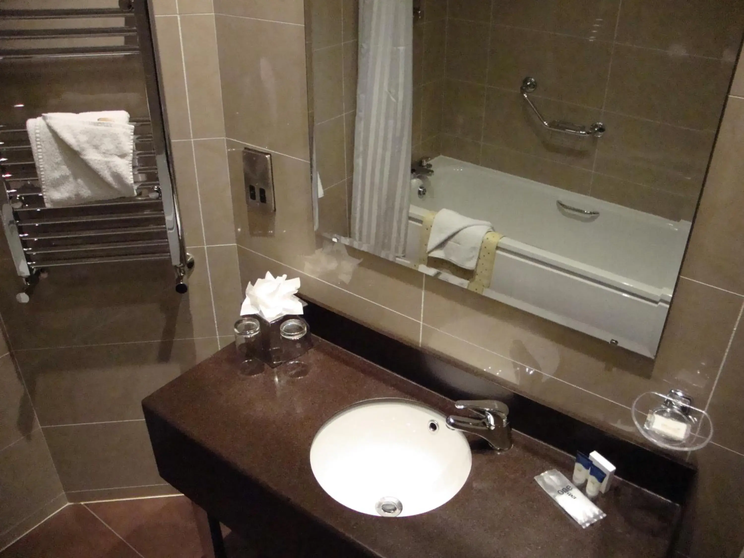 Bathroom in Ard Ri House Hotel