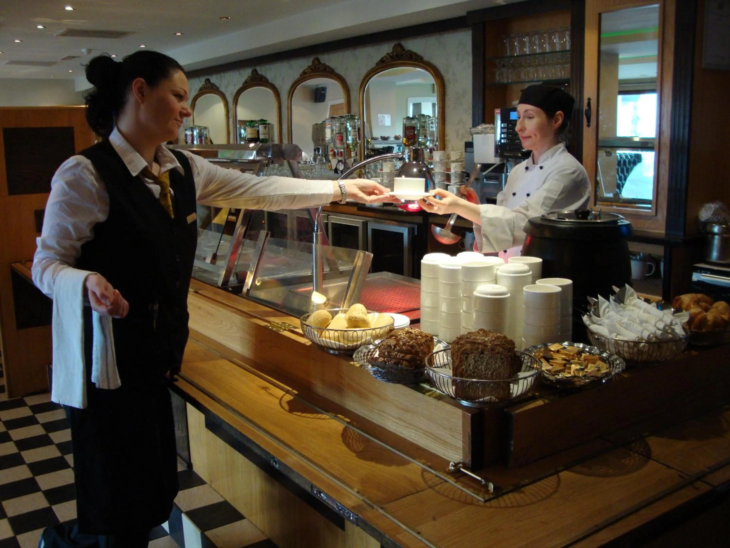 Lounge or bar in Ard Ri House Hotel