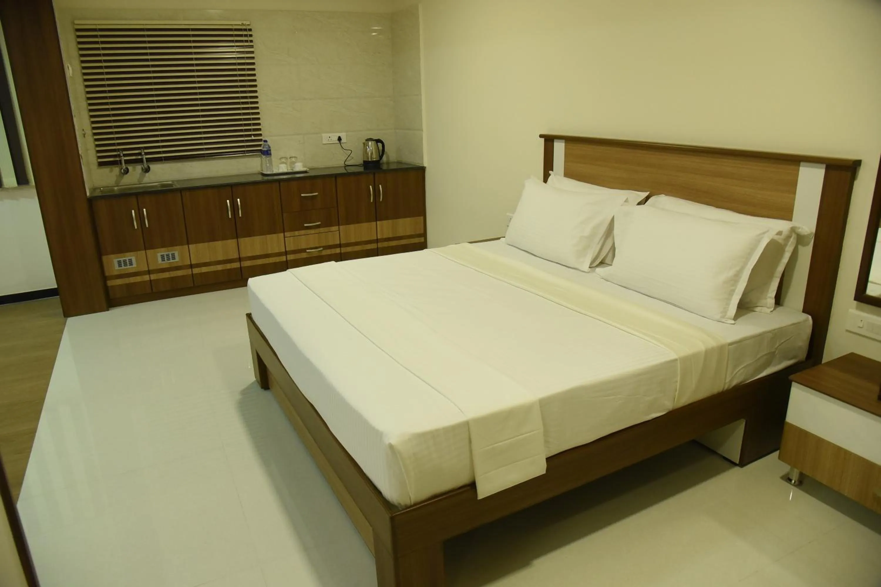 Photo of the whole room in Santhoshpuri