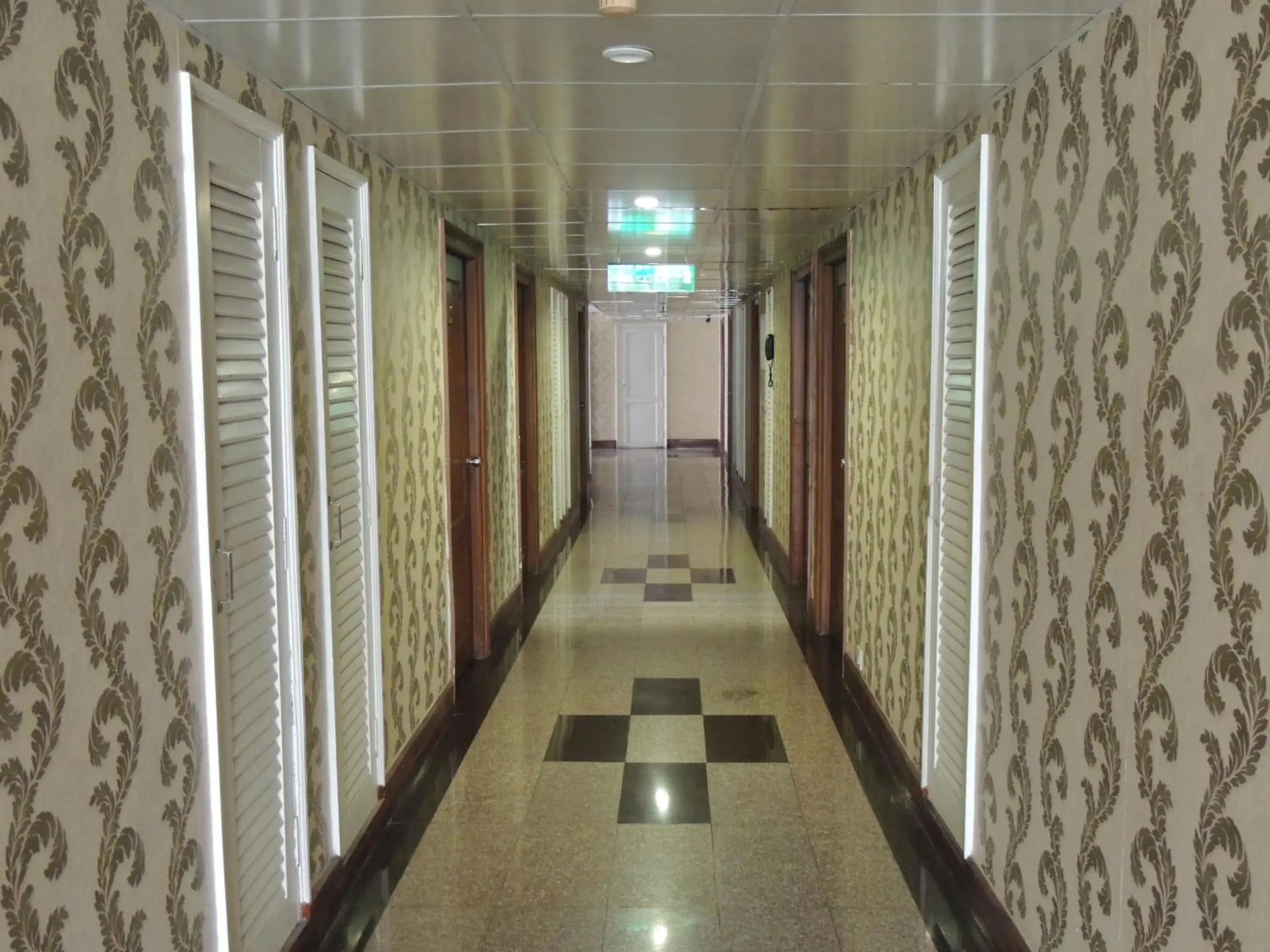 Property building in Santhoshpuri Property building in Santhoshpuri
