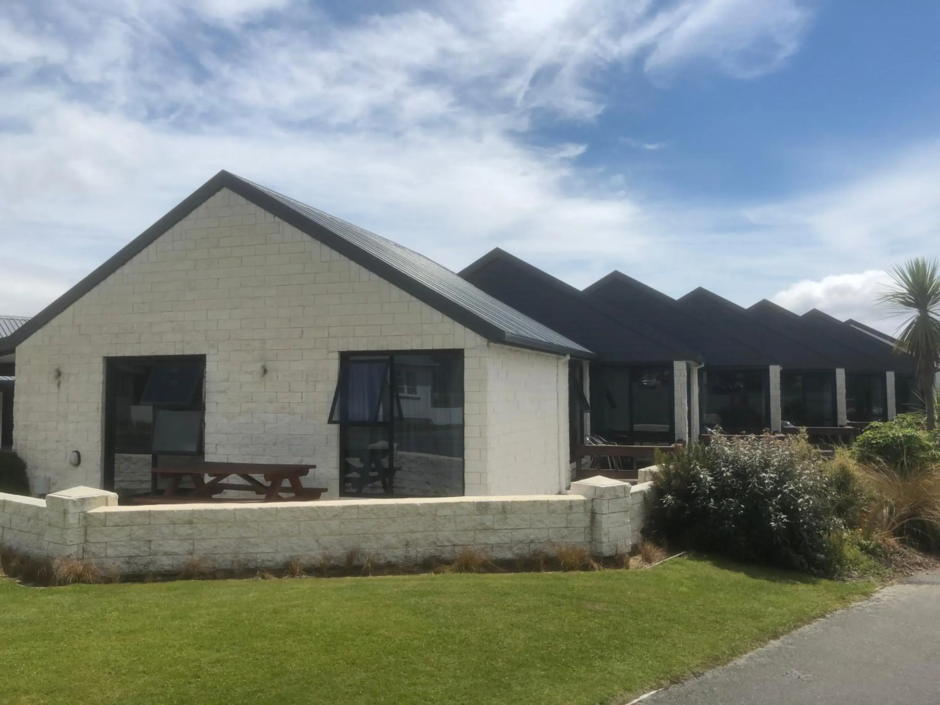 Breakfast in Alpine Glacier Motel Breakfast in Alpine Glacier Motel