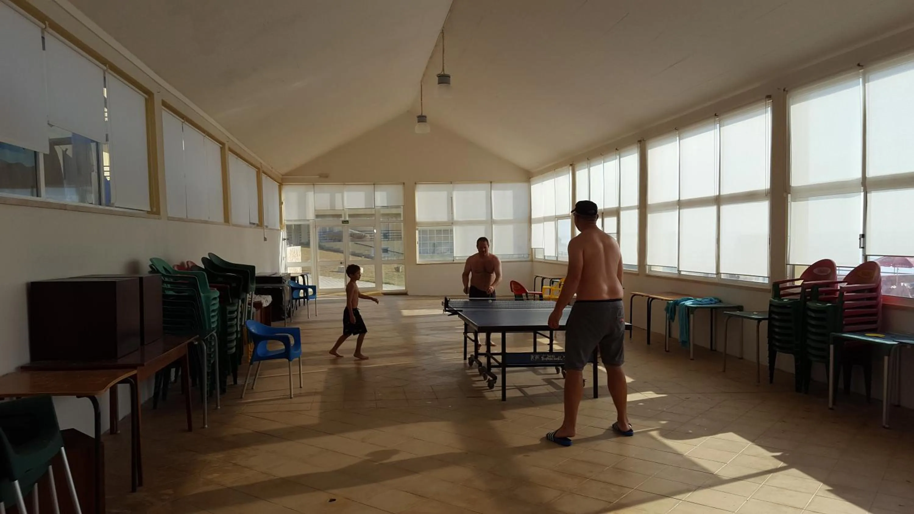 Table tennis in Hotel Apartamento Praia Azul