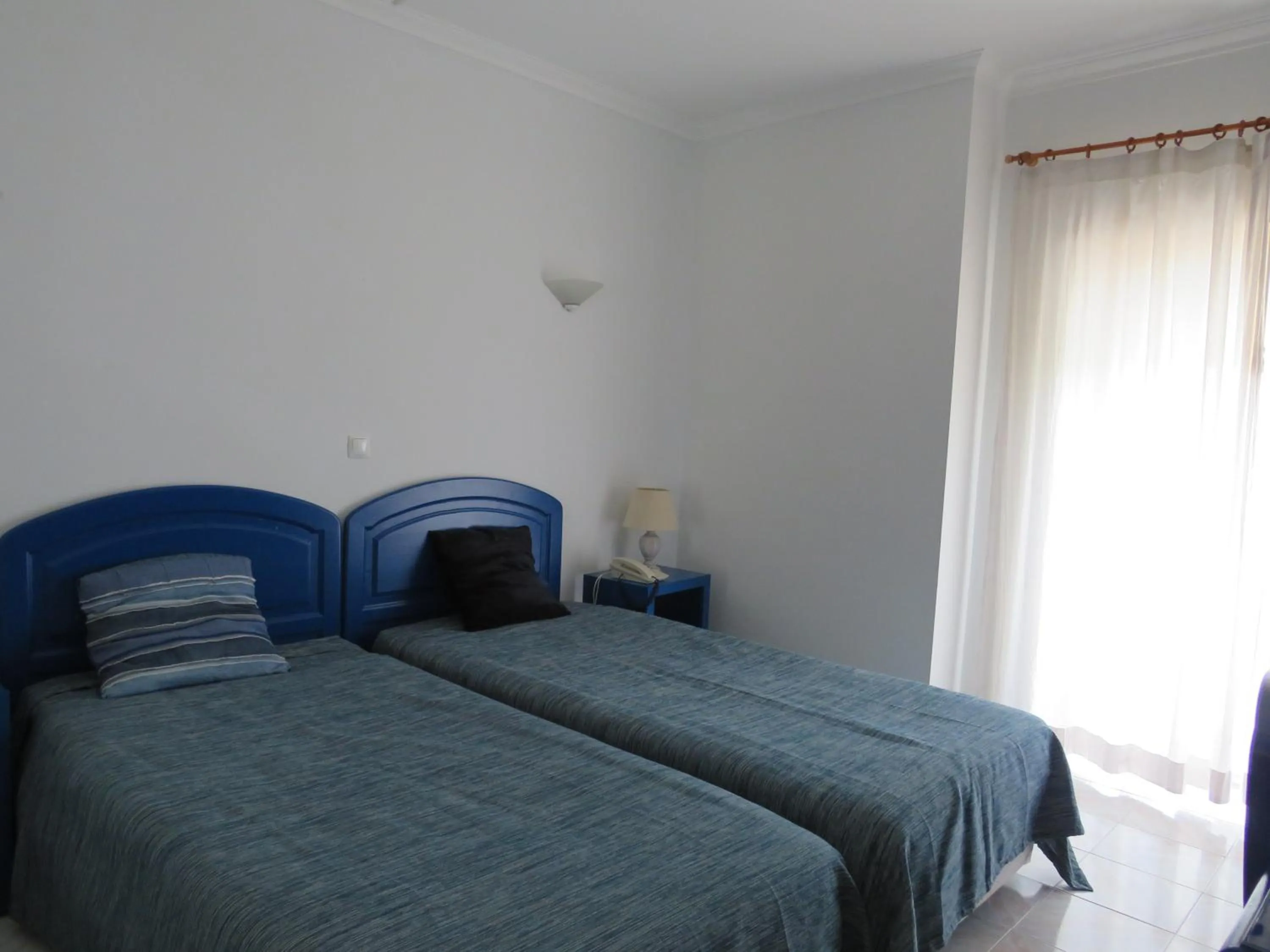 Bedroom, Bed in Hotel Apartamento Praia Azul