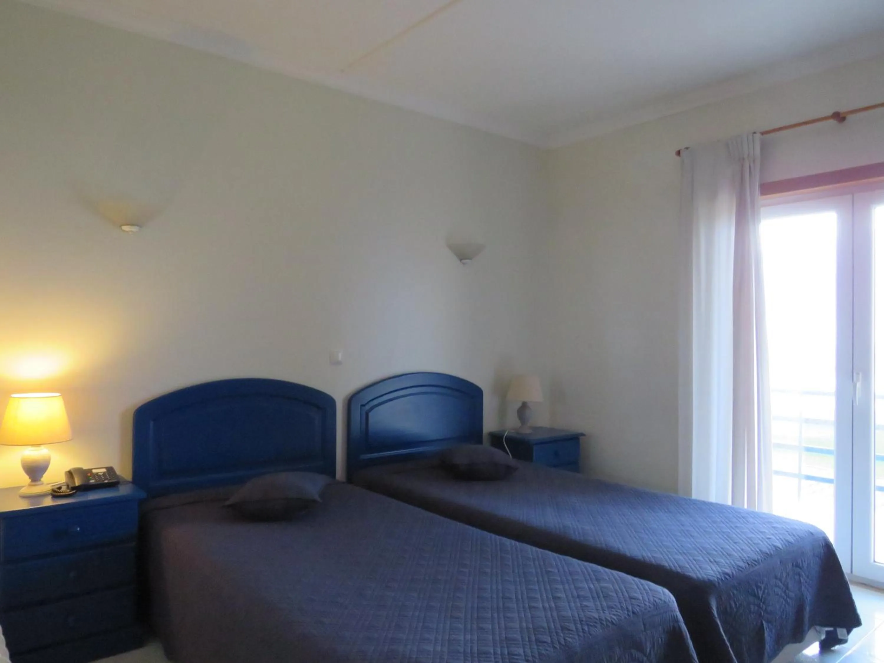 Bedroom, Bed in Hotel Apartamento Praia Azul