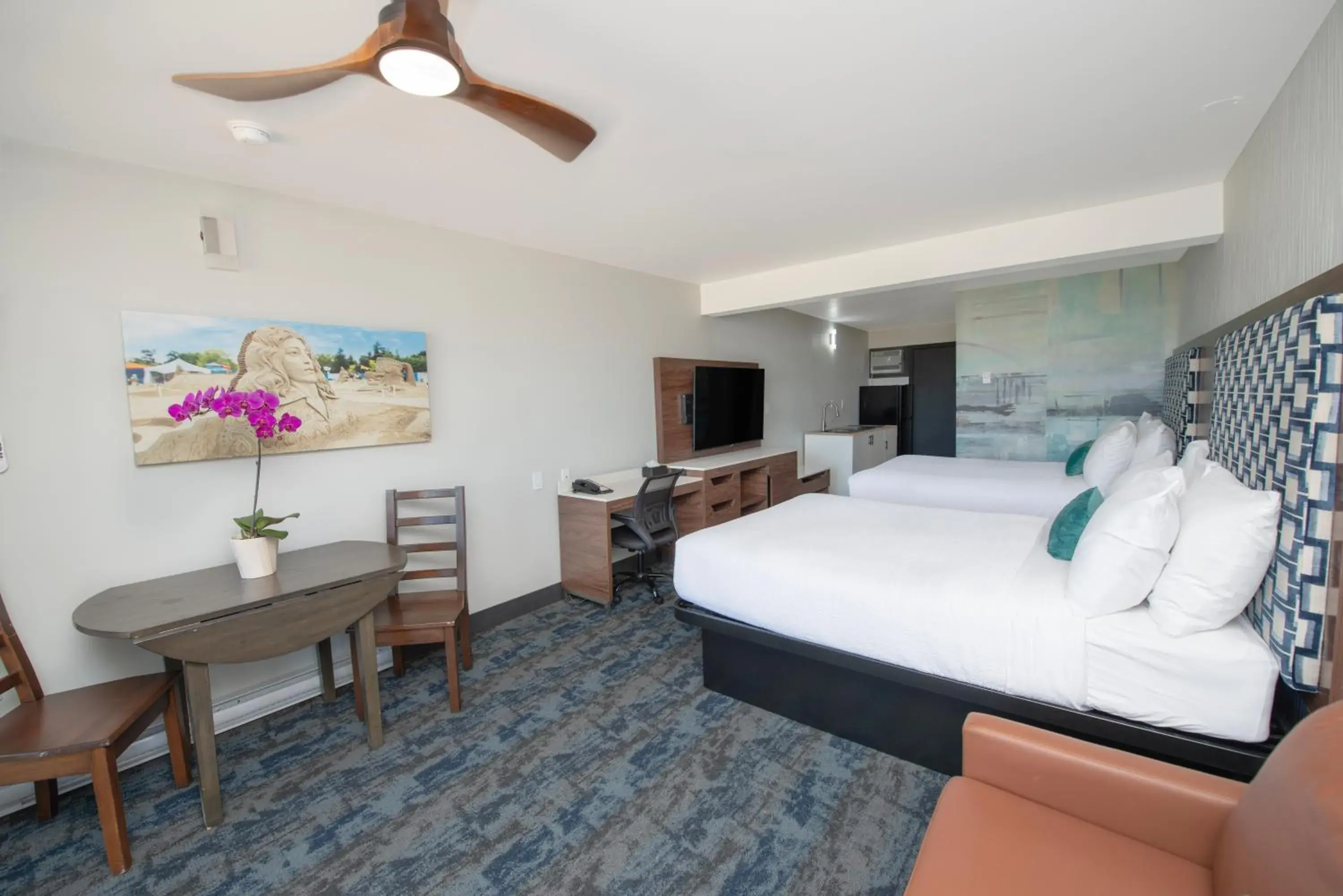 Bedroom, Bed in Sea Edge Beachside Hotel Bedroom, Bed in Sea Edge Beachside Hotel