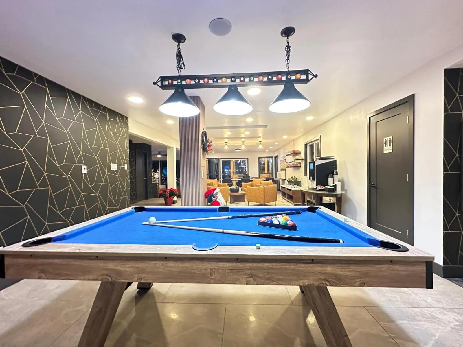 Billiard in Sea Edge Beachside Hotel