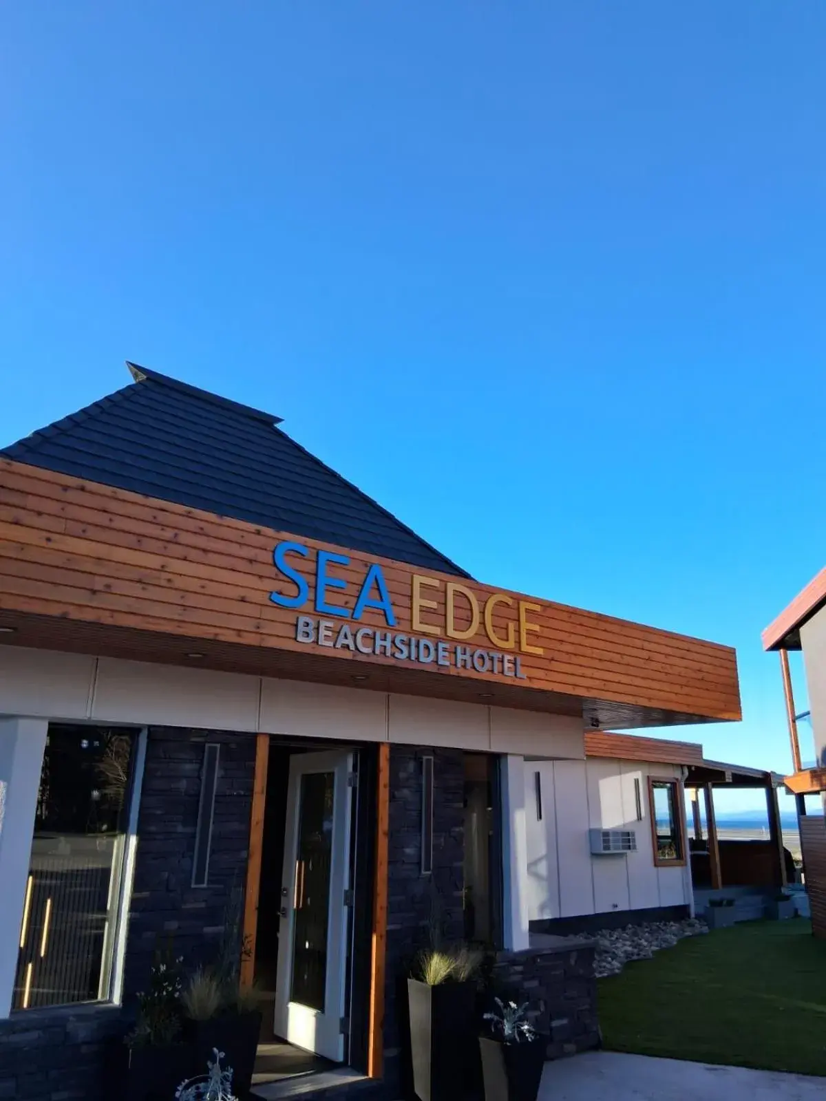 Property building in Sea Edge Beachside Hotel Property building in Sea Edge Beachside Hotel