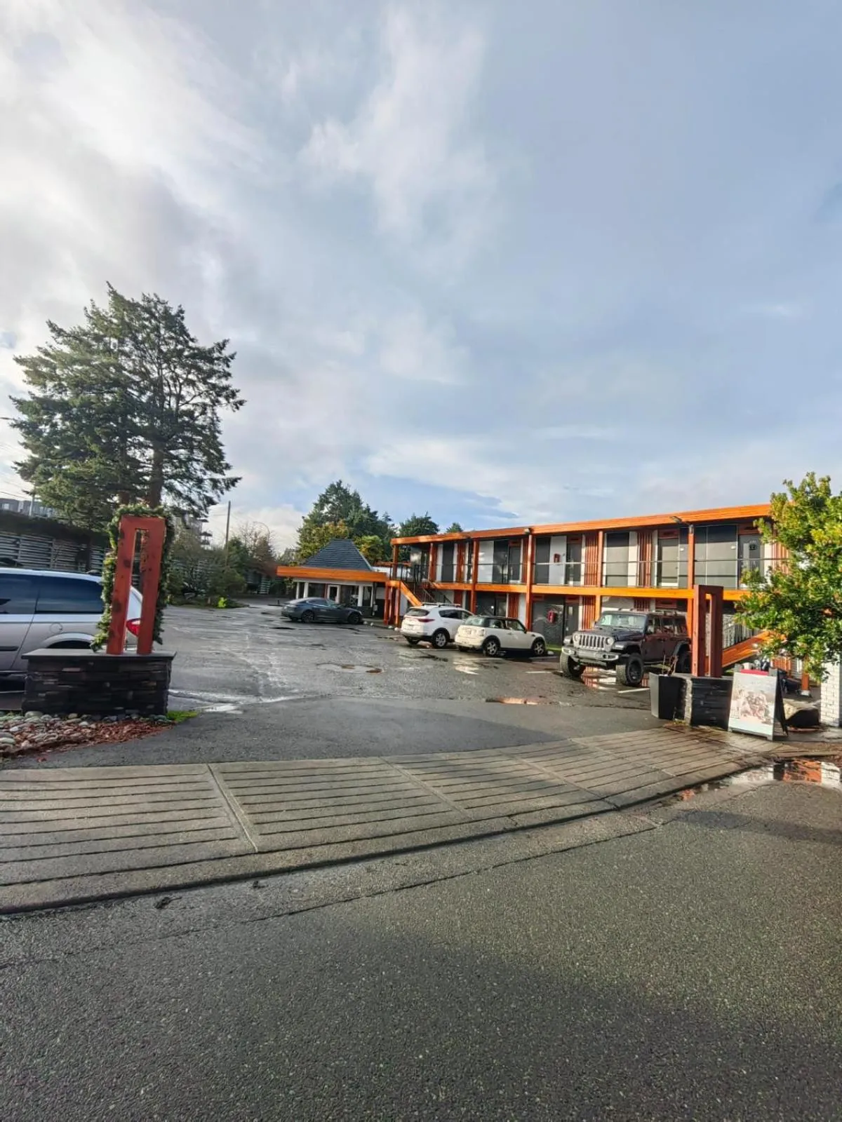 Parking in Sea Edge Beachside Hotel