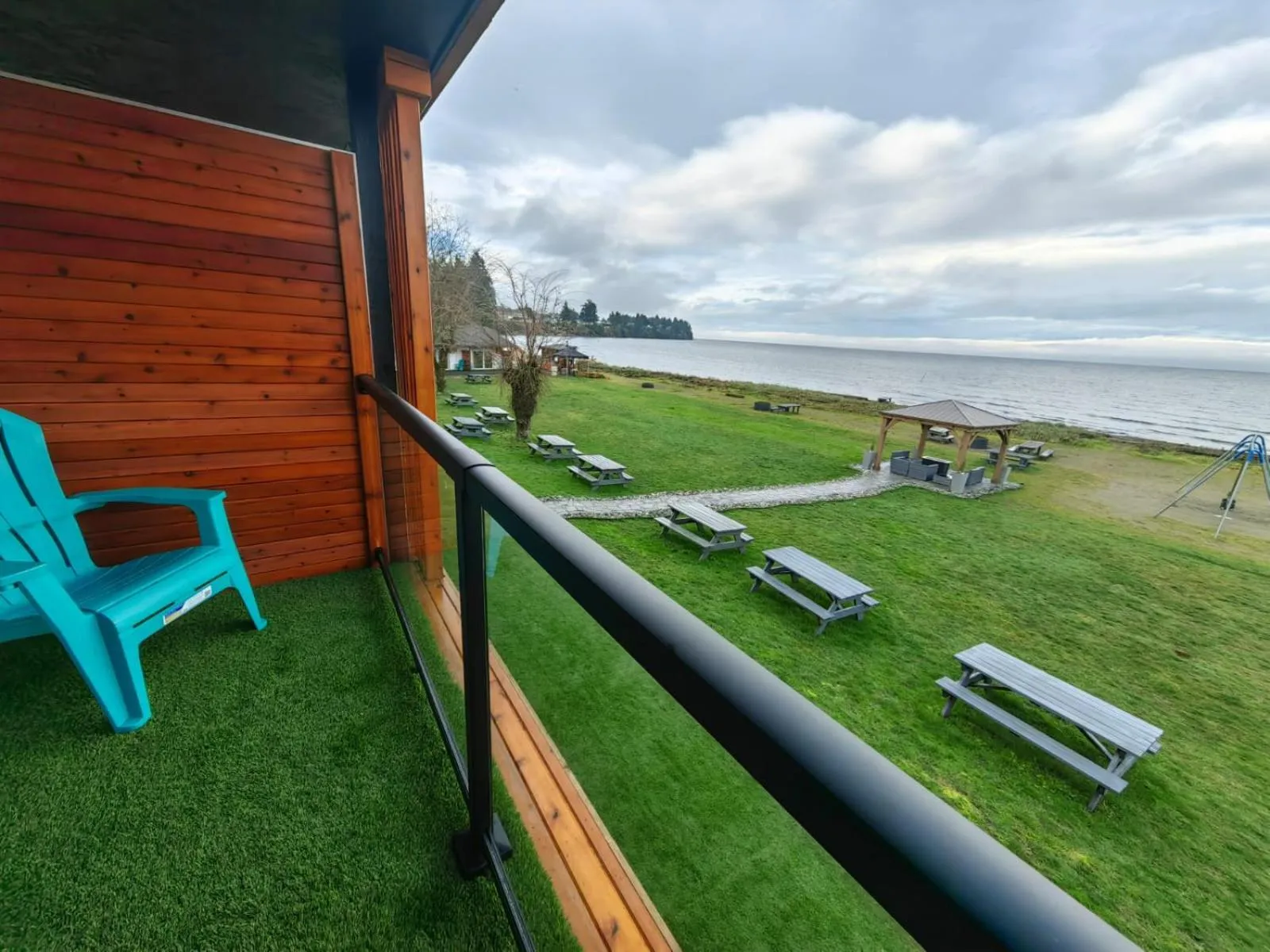 Sea Edge Beachside Hotel