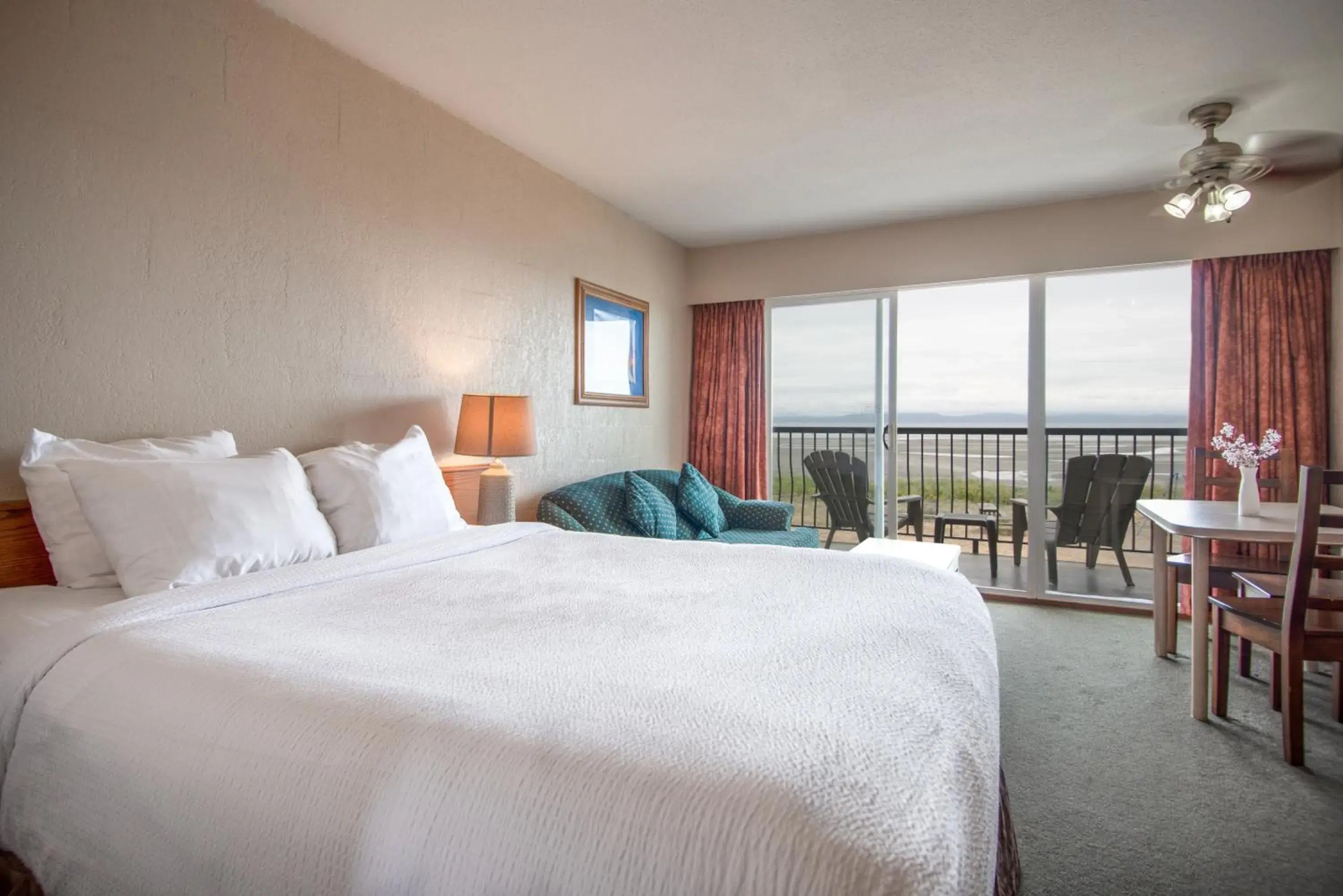 Beach, Bed in Sea Edge Motel Beach, Bed in Sea Edge Motel