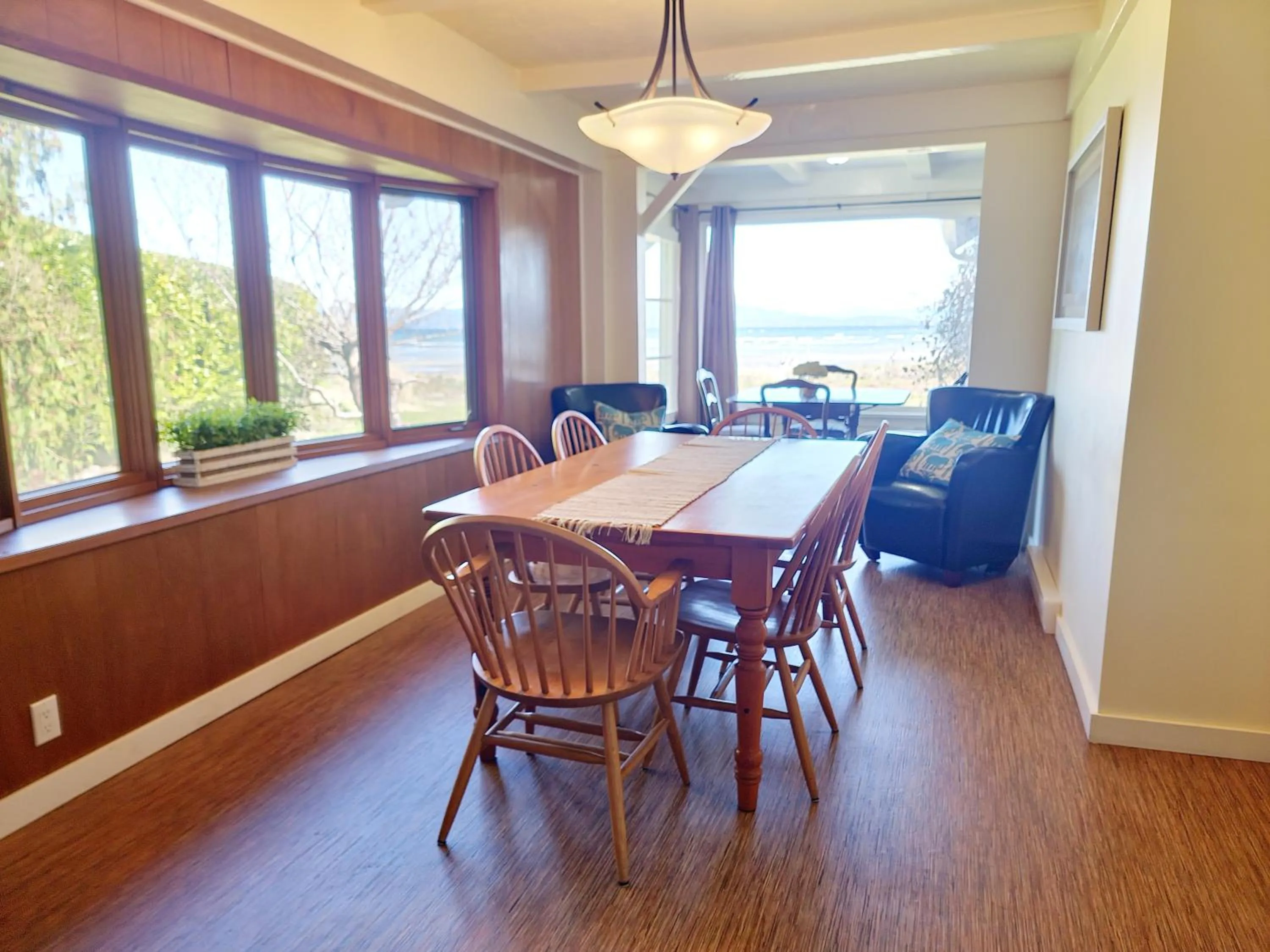 Sea Edge Beachside Hotel