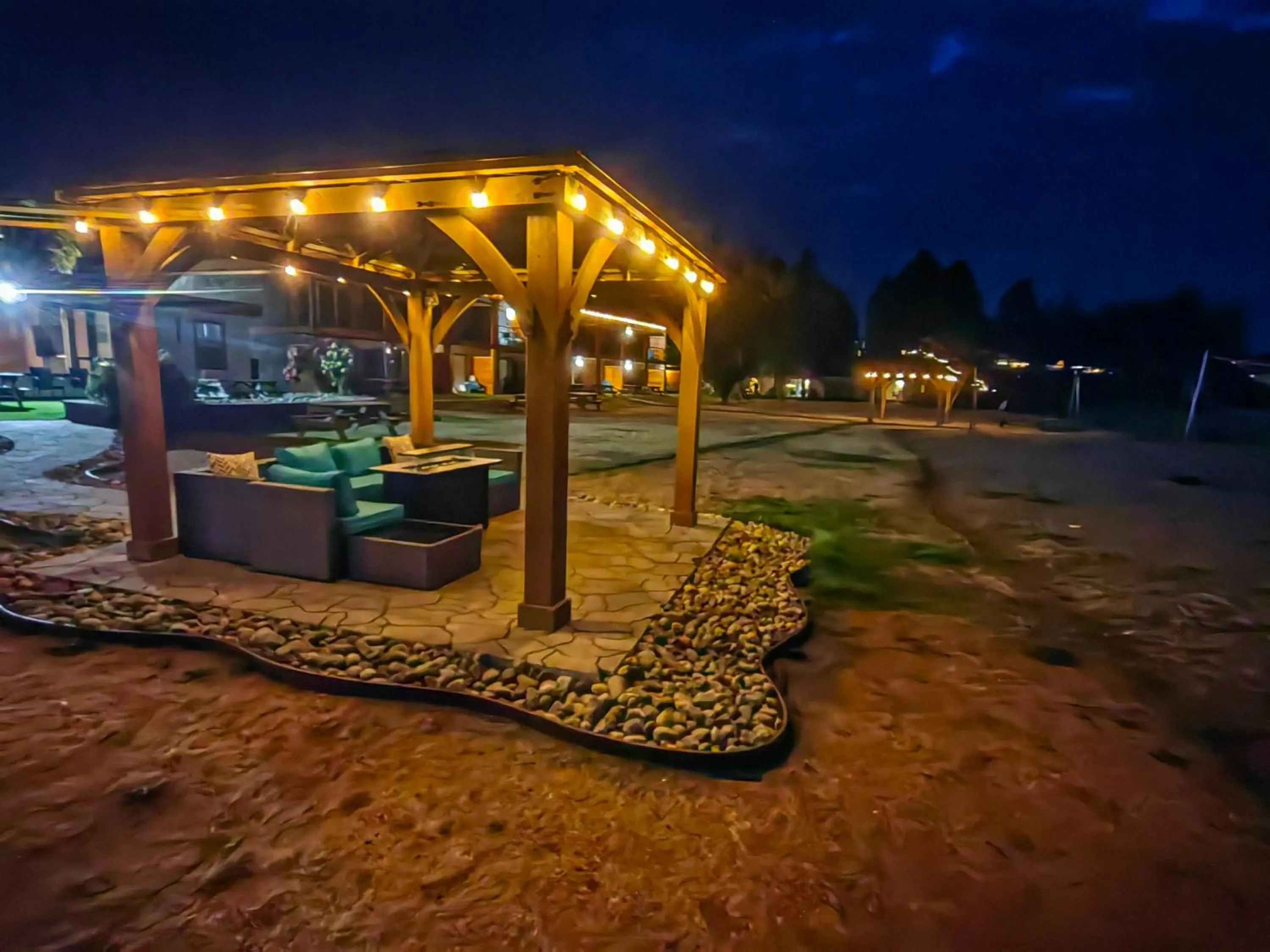 Sea Edge Beachside Hotel