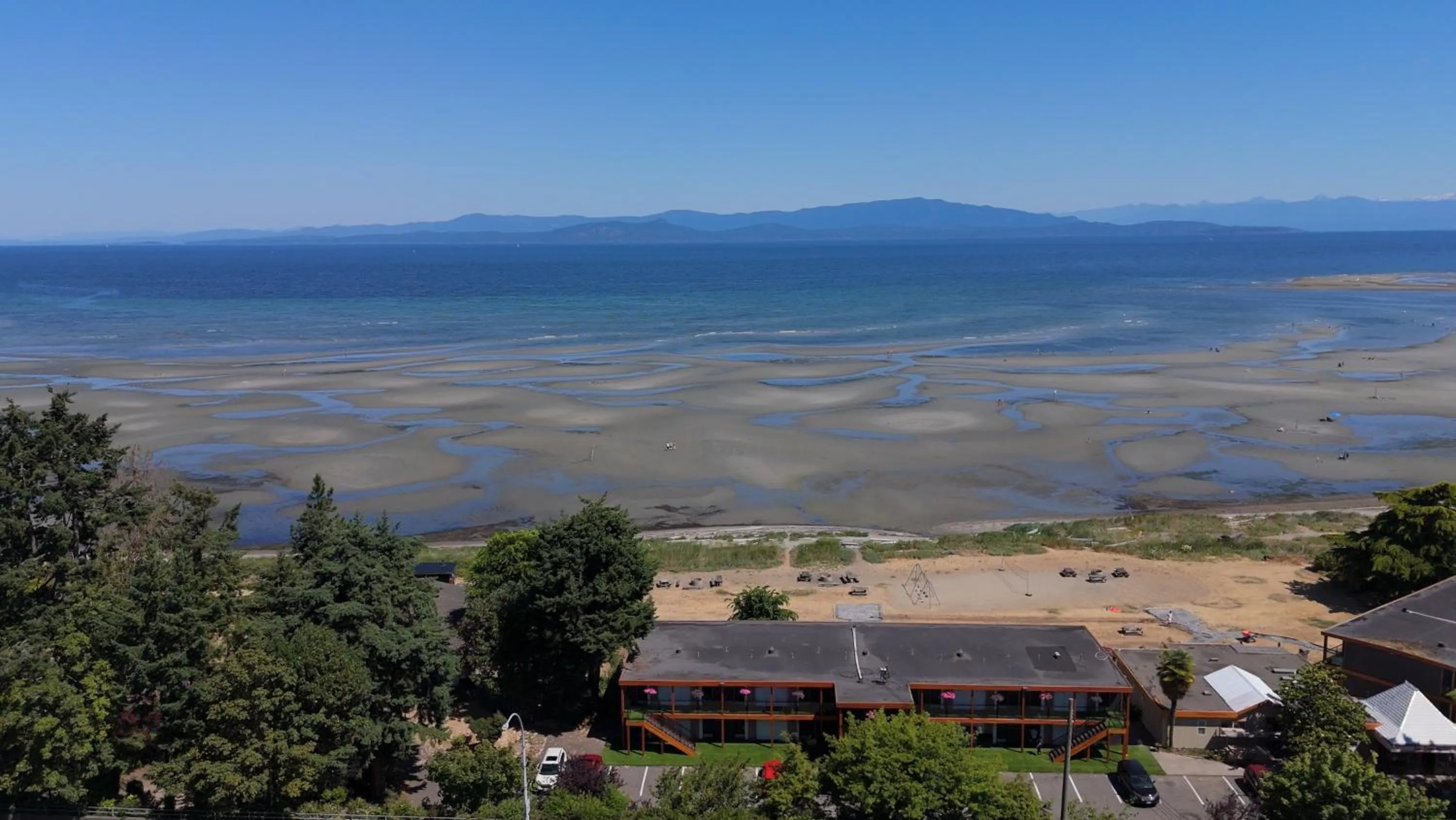 Bird's eye view in Sea Edge Beachside Hotel