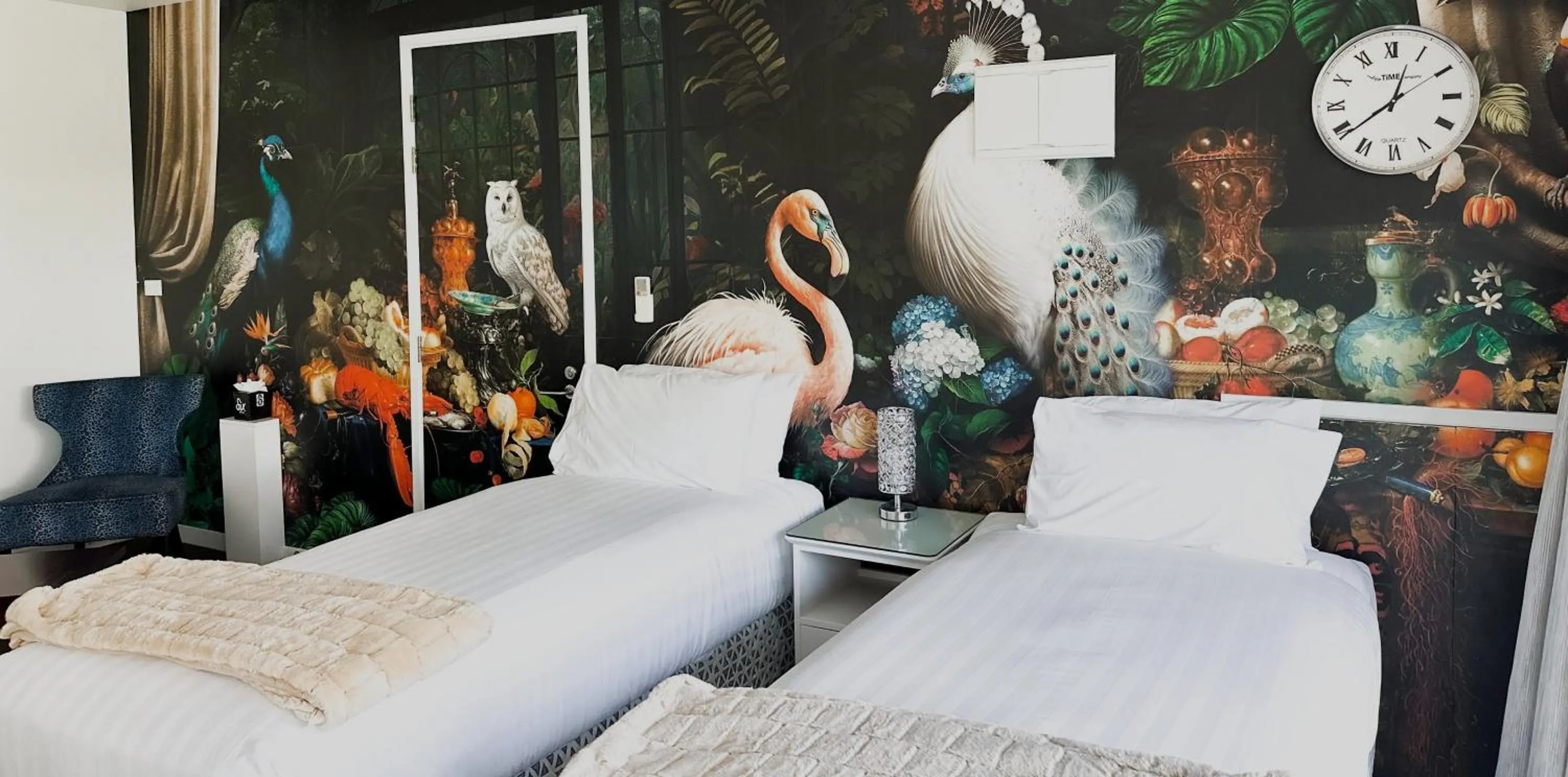 Bedroom, Bed in Delorenzo Studio Apartments