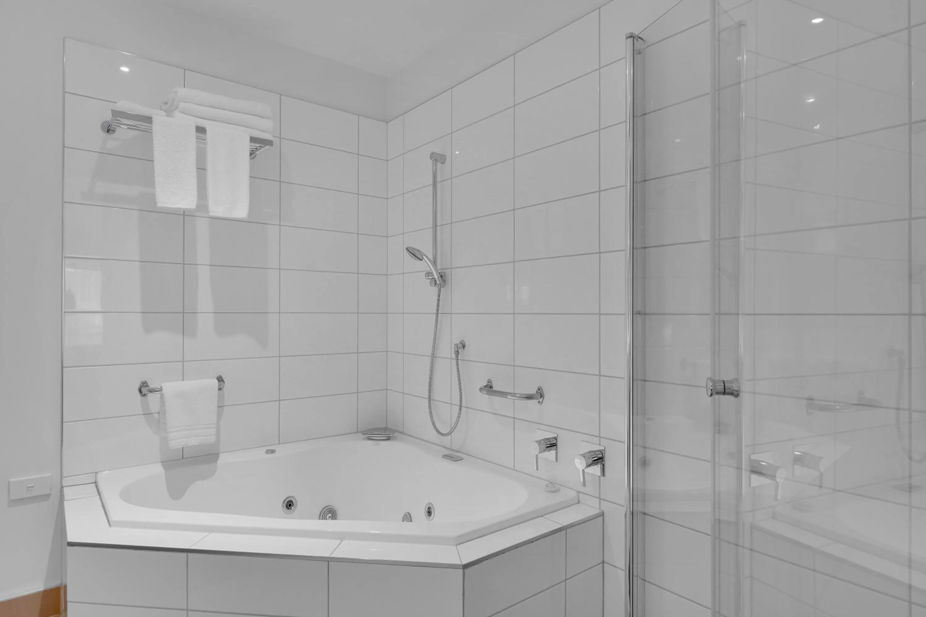 Bath in Delorenzo Studio Apartments