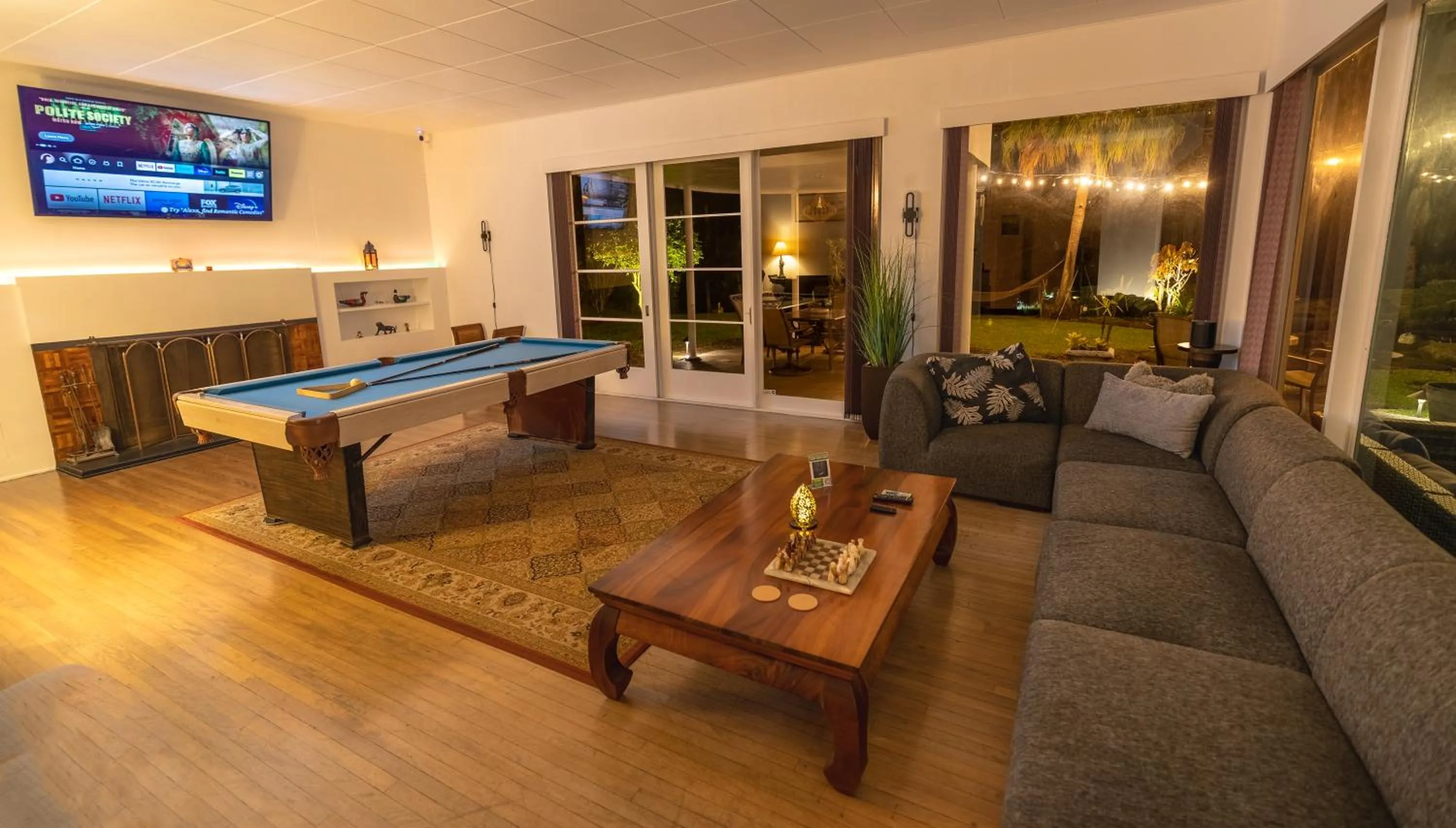 Communal lounge/ TV room in Hilltop Legacy Vacation Rental