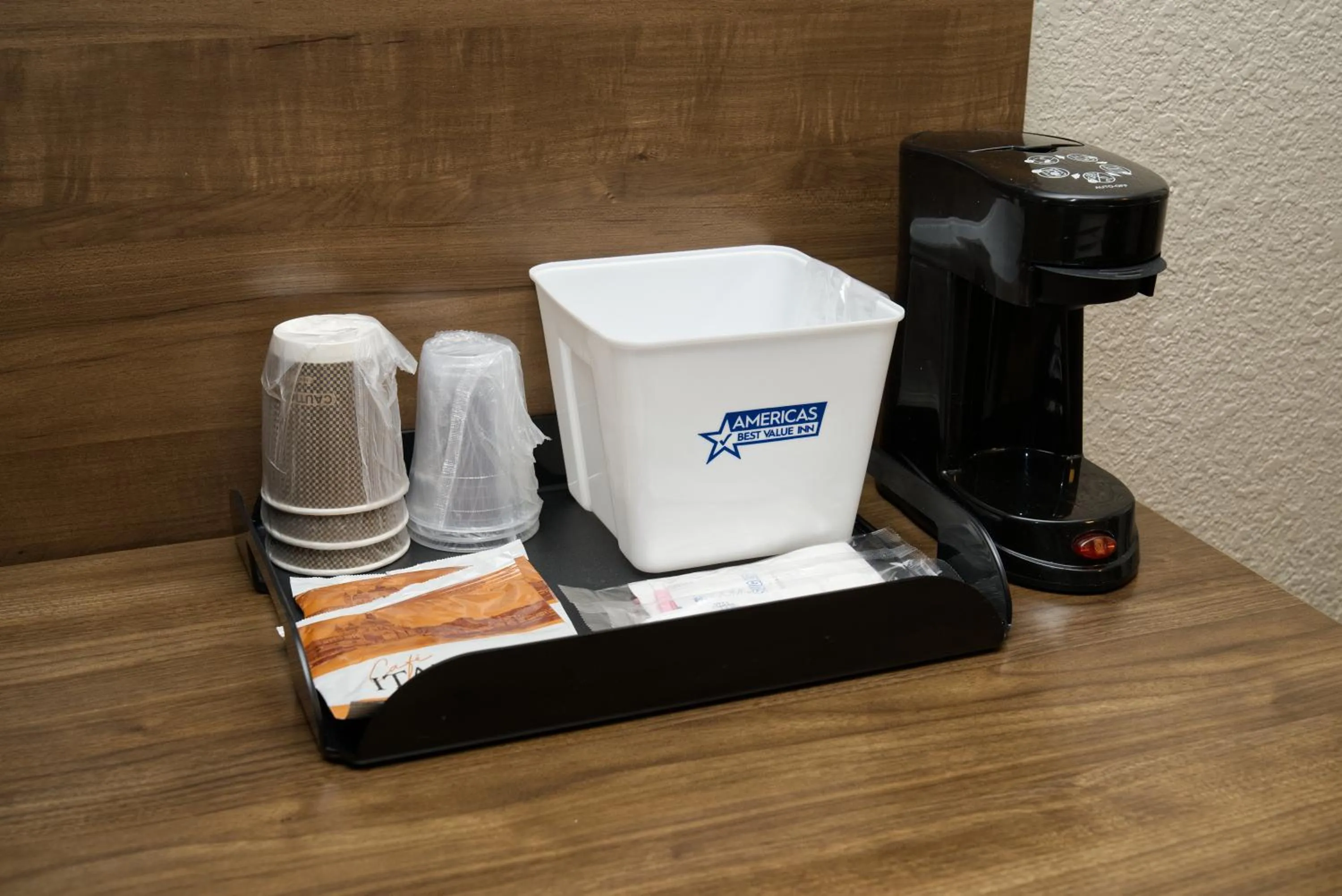 Bedroom in Americas Best Value Inn Lynnwood