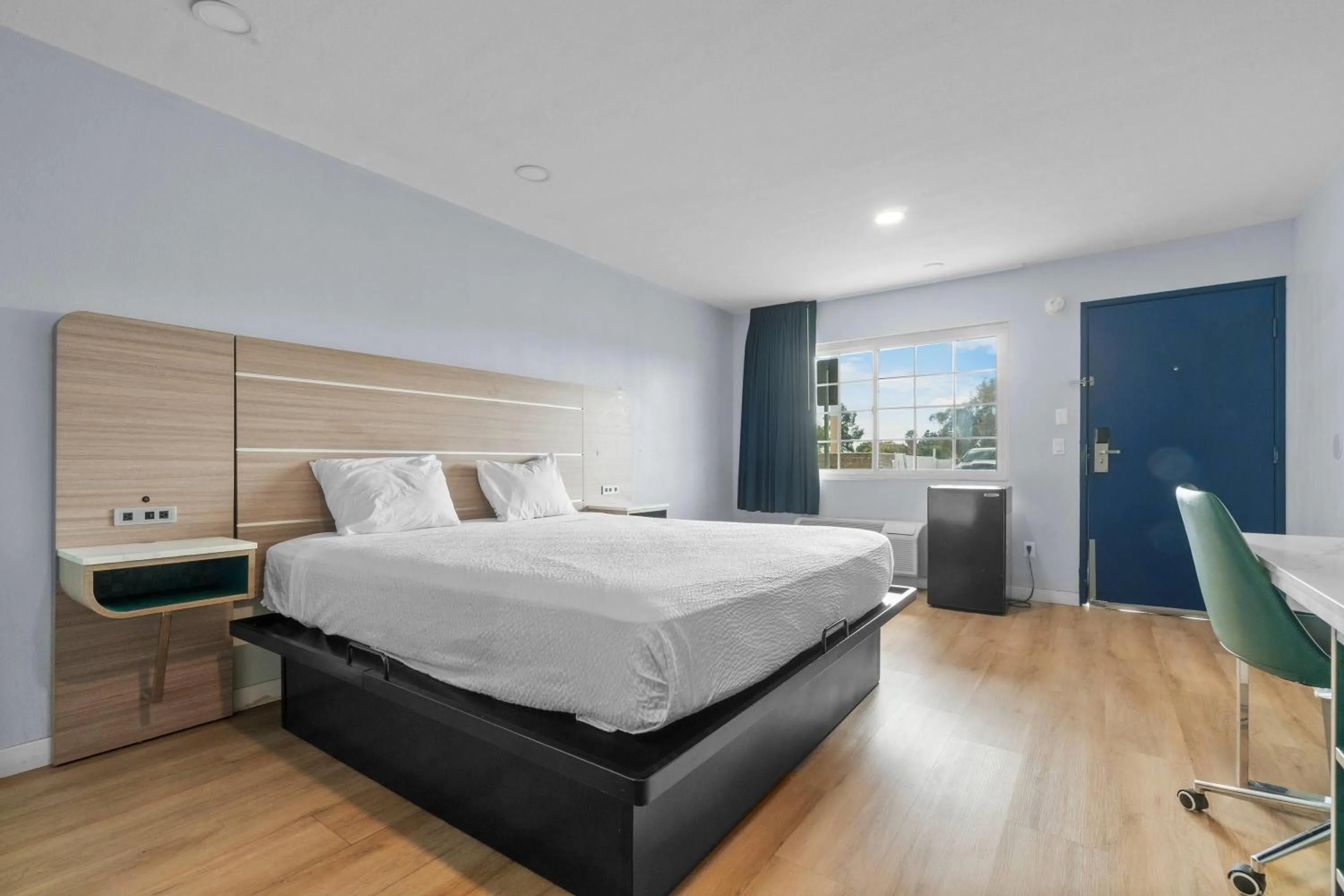 Photo of the whole room, Bed in Travelodge by Wyndham Fairplex Pomona