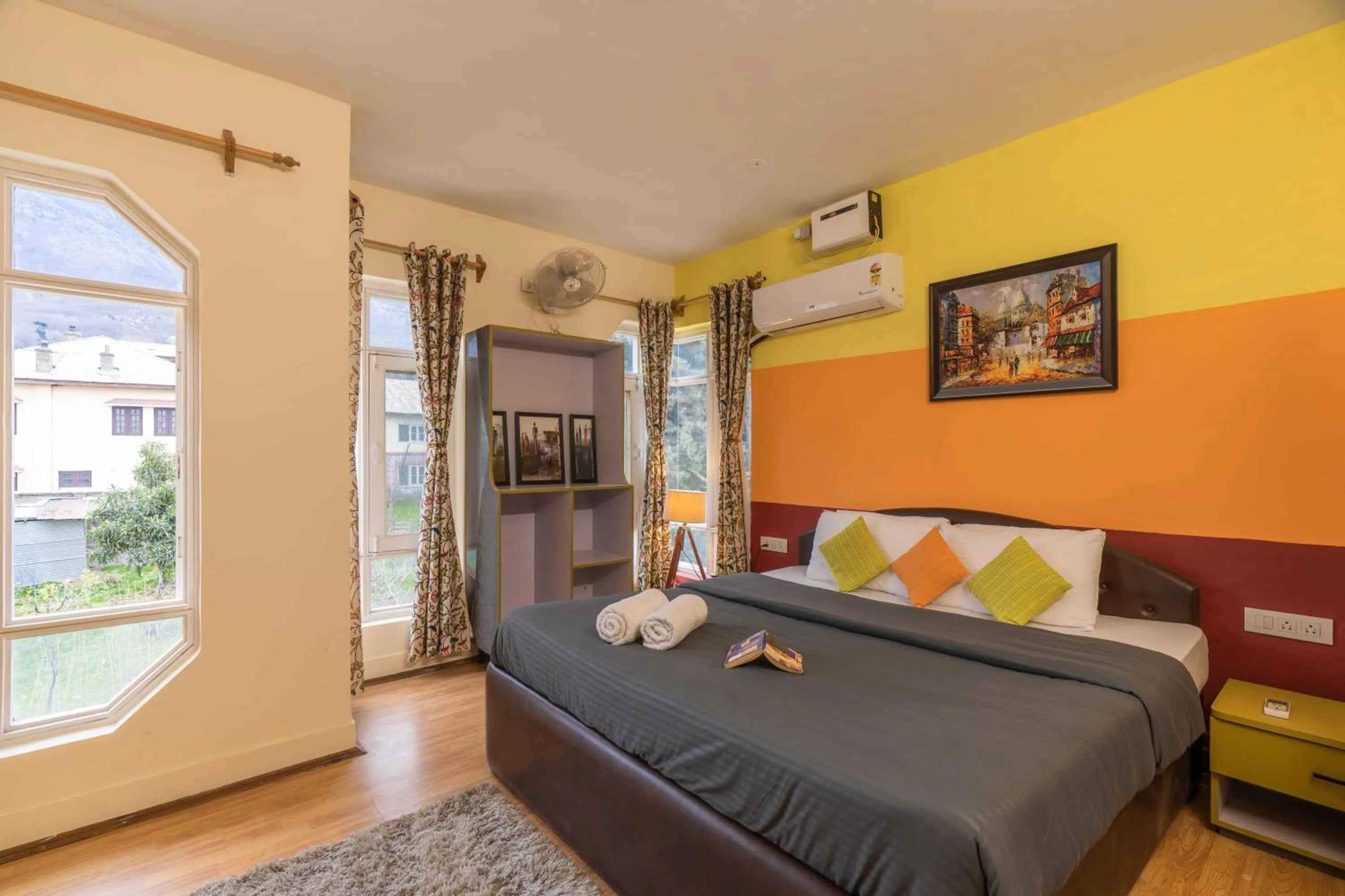 Bed in Zostel Srinagar