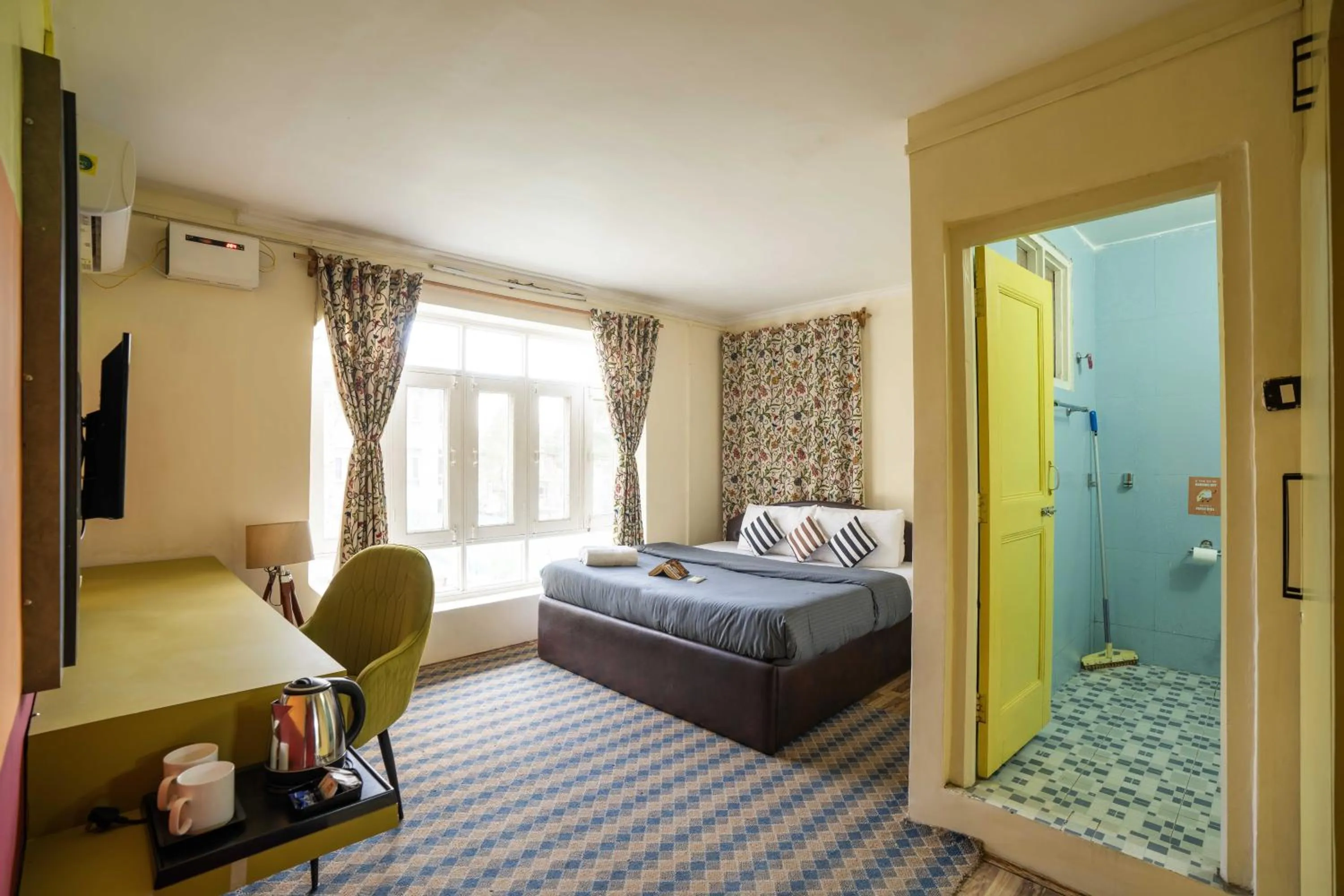 Bed in Zostel Srinagar