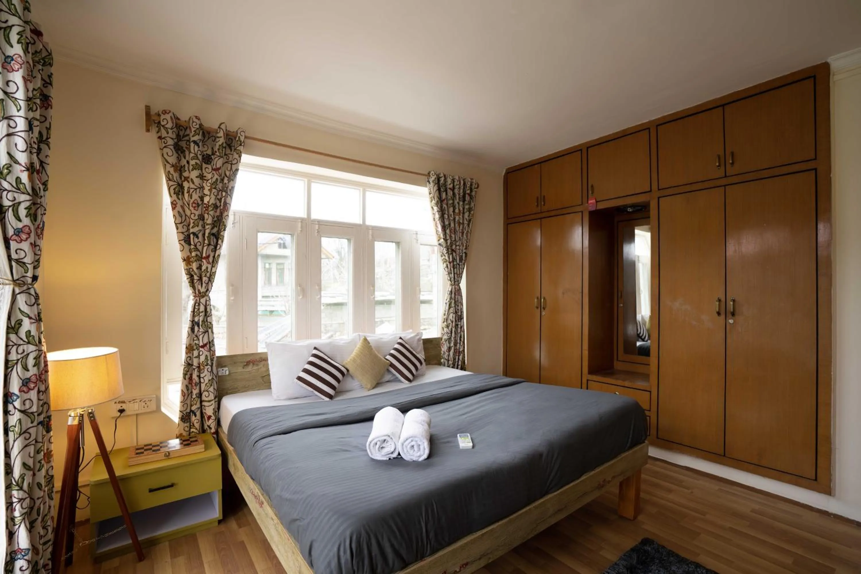 Bed in Zostel Srinagar