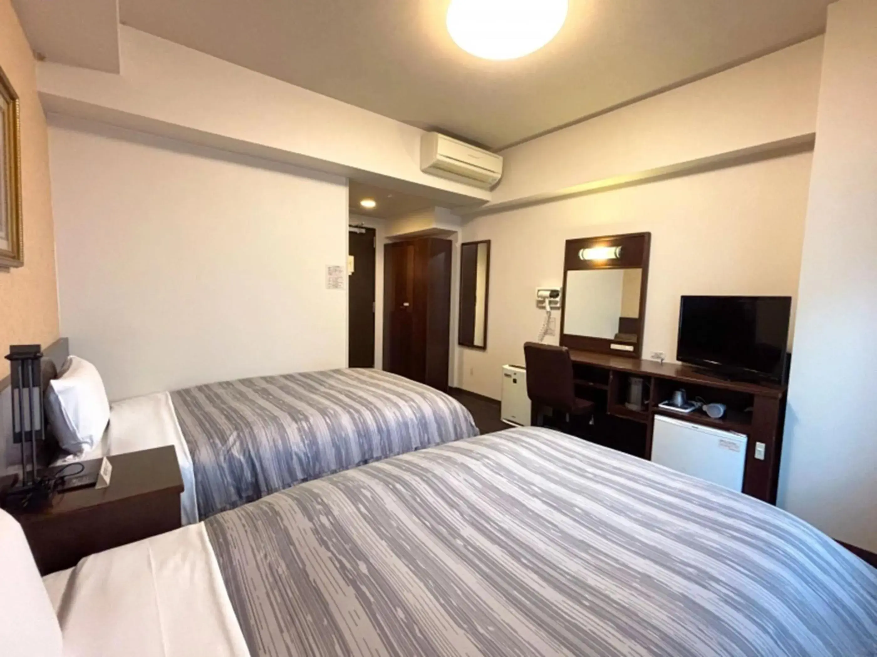 Twin Room - single occupancy - Non-Smoking in Hotel Route-Inn Tokuyama Ekimae Twin Room - single occupancy - Non-Smoking in Hotel Route-Inn Tokuyama Ekimae
