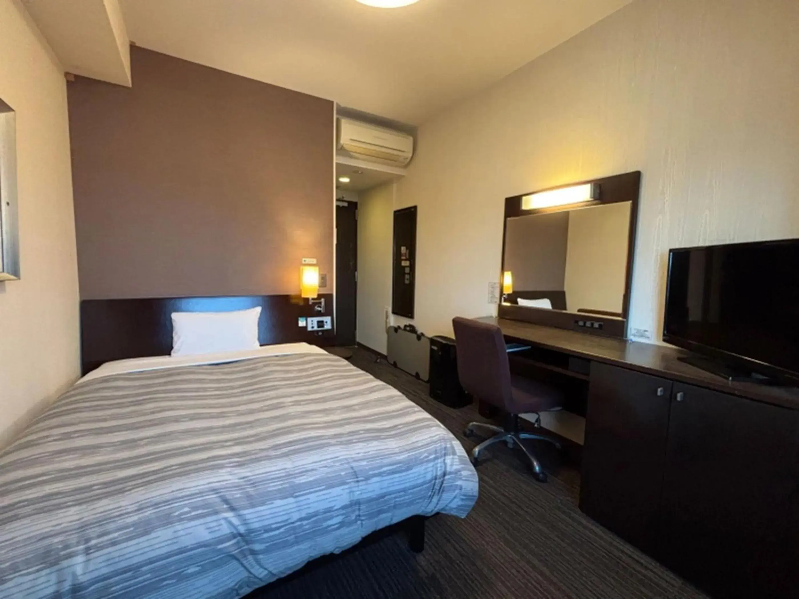 Single Room - single occupancy - Smoking in Hotel Route-Inn Tokuyama Ekimae Single Room - single occupancy - Smoking in Hotel Route-Inn Tokuyama Ekimae