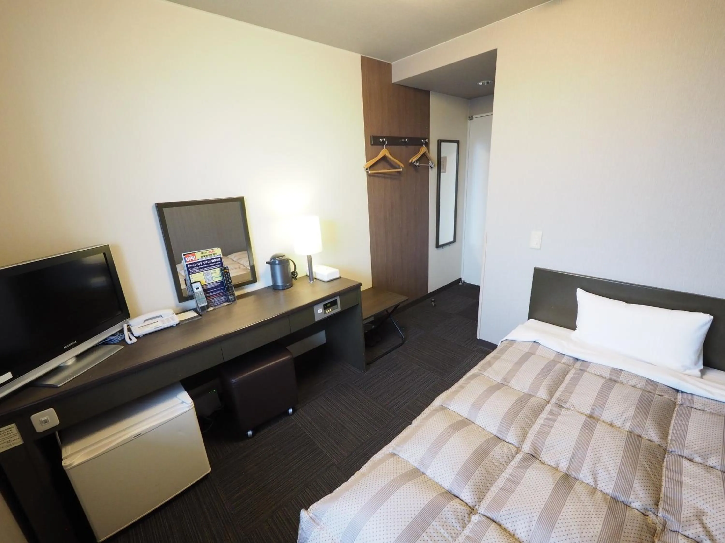 Photo of the whole room, Bed in Hotel Route-Inn Court Matsumoto Inter