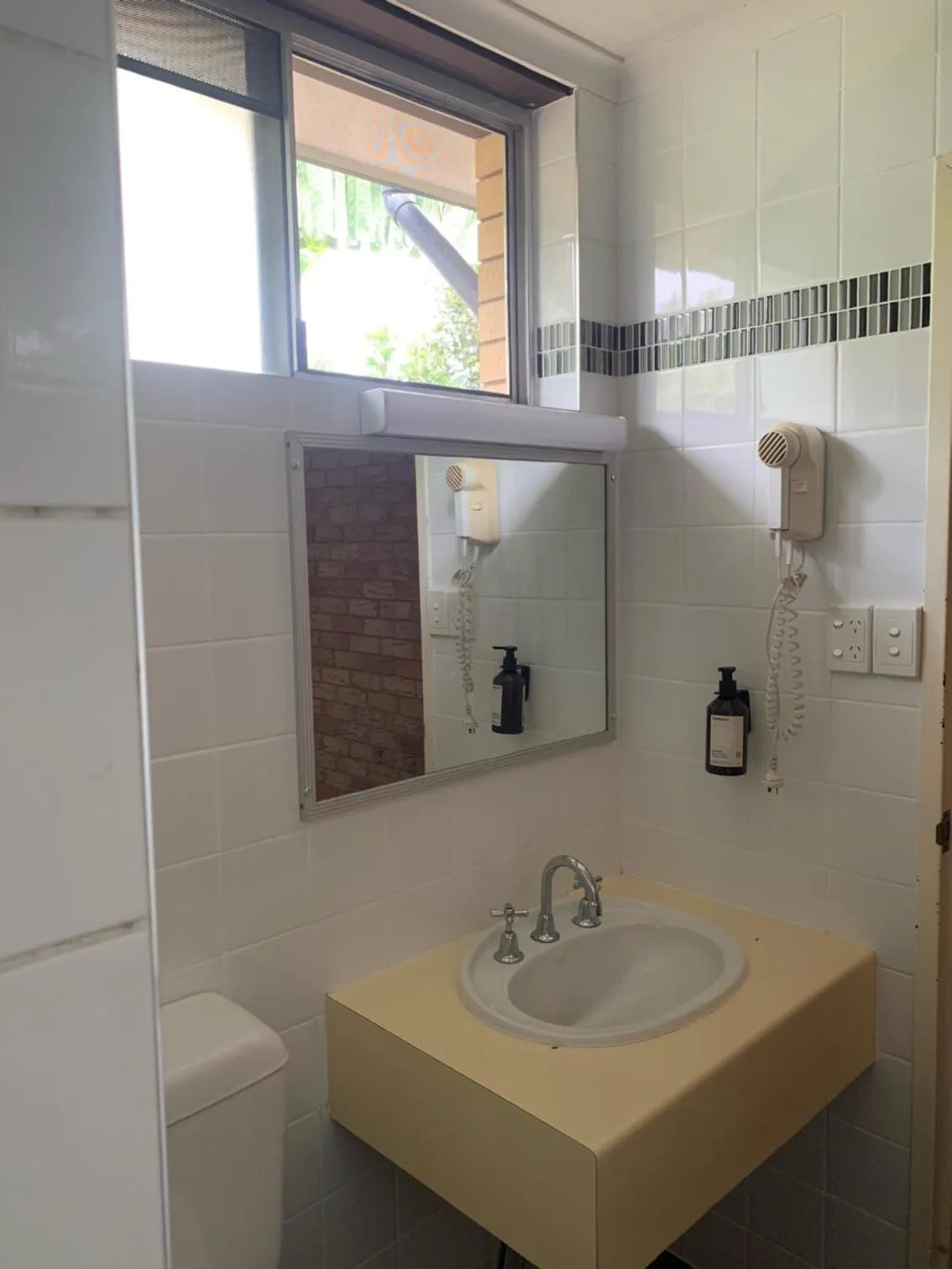 Bathroom in Shady Rest Motel