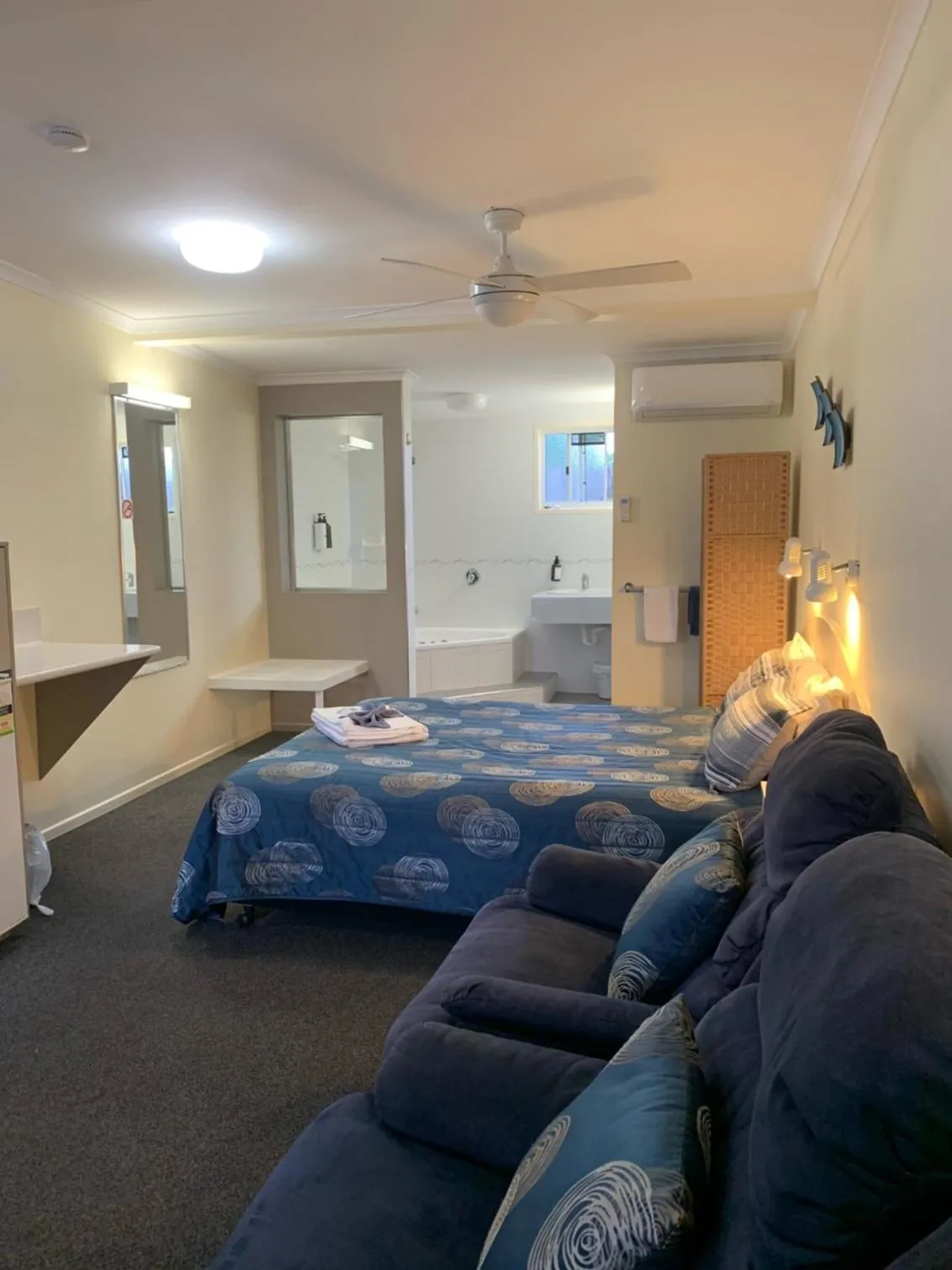 Spa and wellness centre/facilities, Bed in Shady Rest Motel