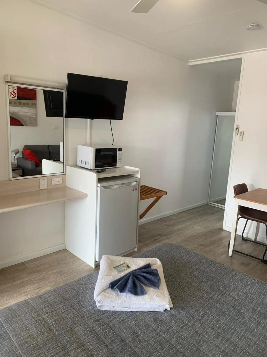 Bedroom in Shady Rest Motel