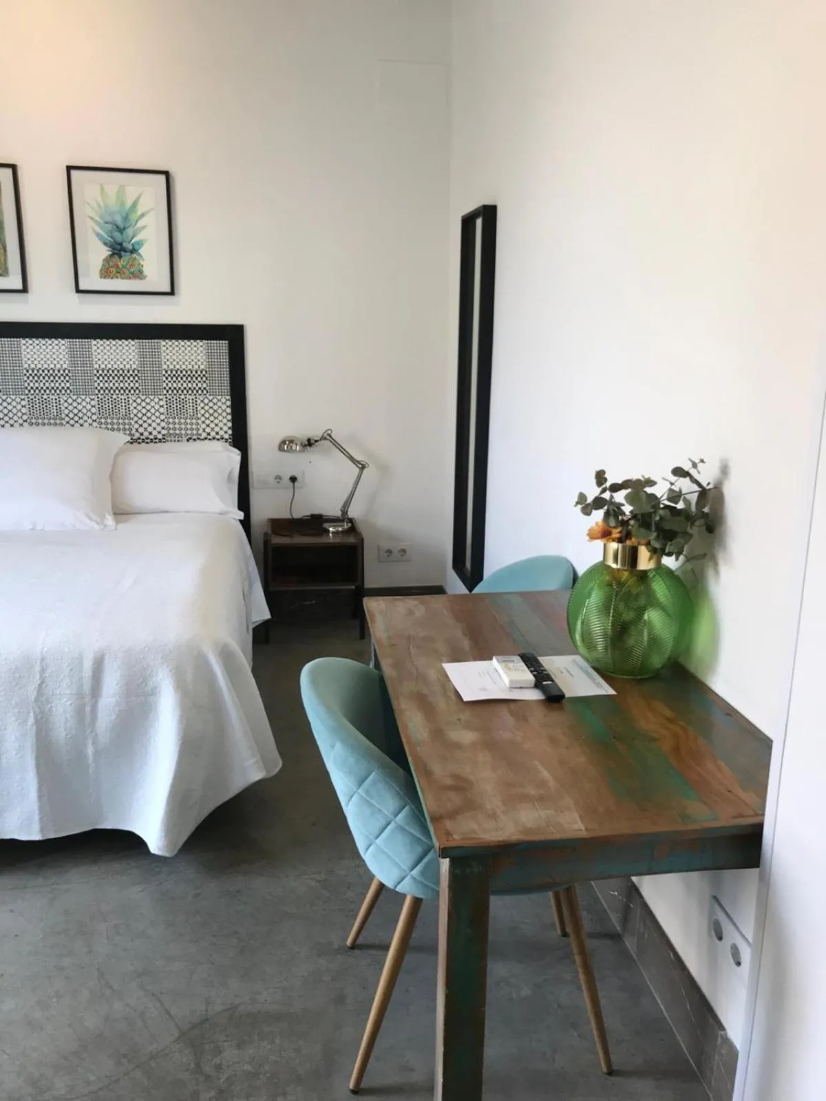 Photo of the whole room, Bed in Urban House Siurot 33