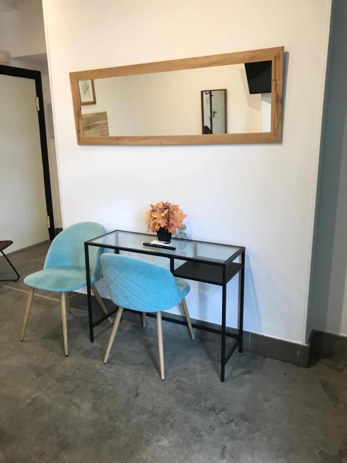 hair dresser in Urban House Siurot 33