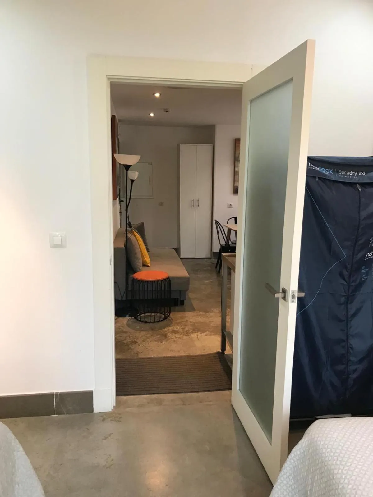 Living room, Bed in Urban House Siurot 33