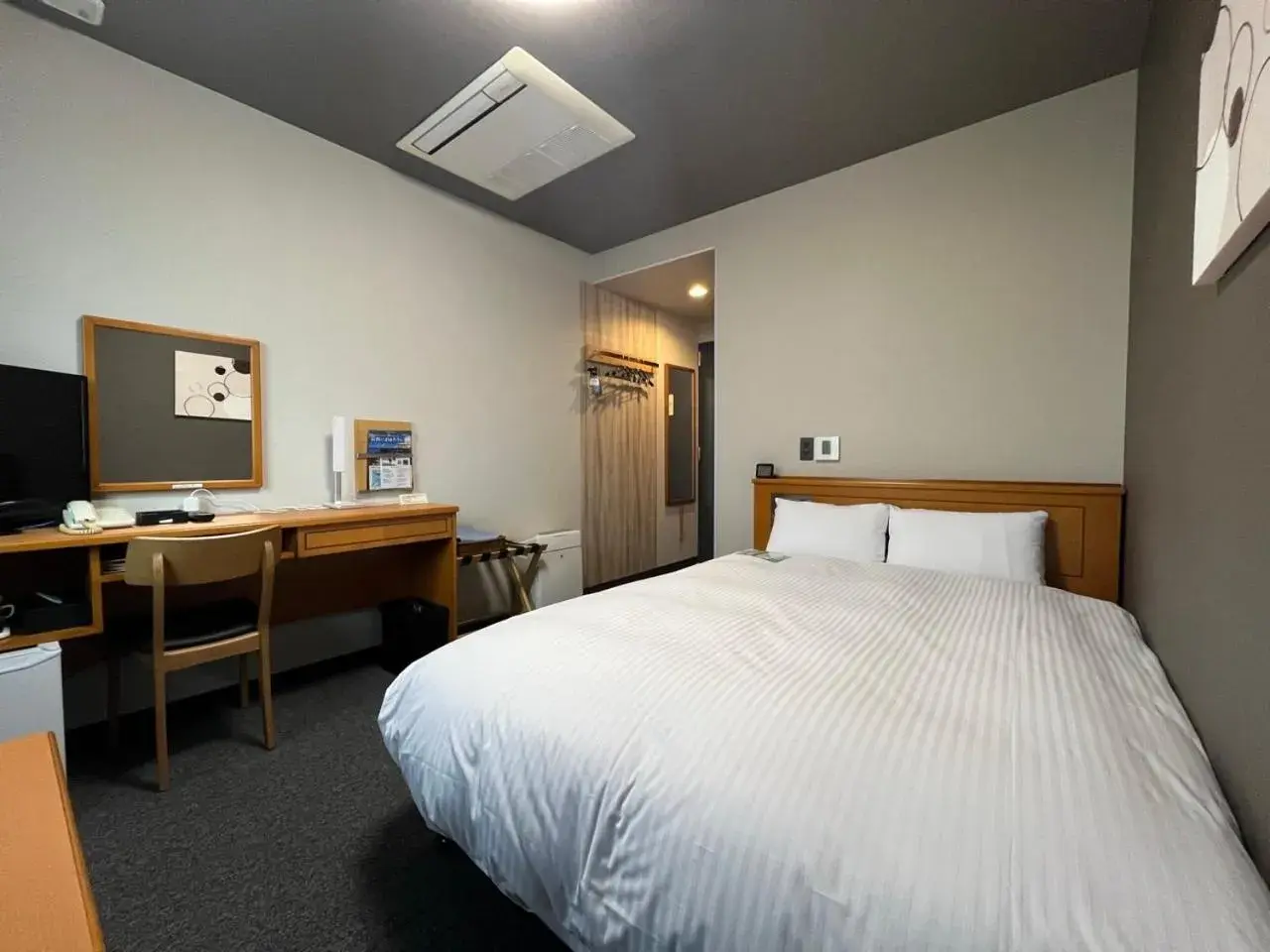 Photo of the whole room, Bed in Hotel Route-Inn Jouetsu Photo of the whole room, Bed in Hotel Route-Inn Jouetsu